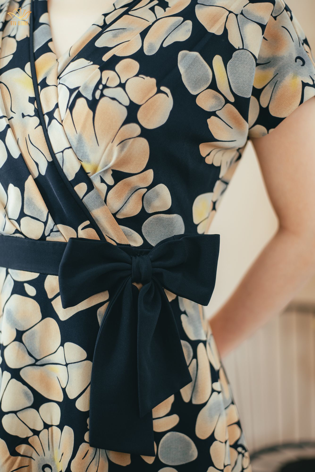 Đầm xòe - Cổ tim tay cánh tiên - CV - Đen họa tiết - TTV1491