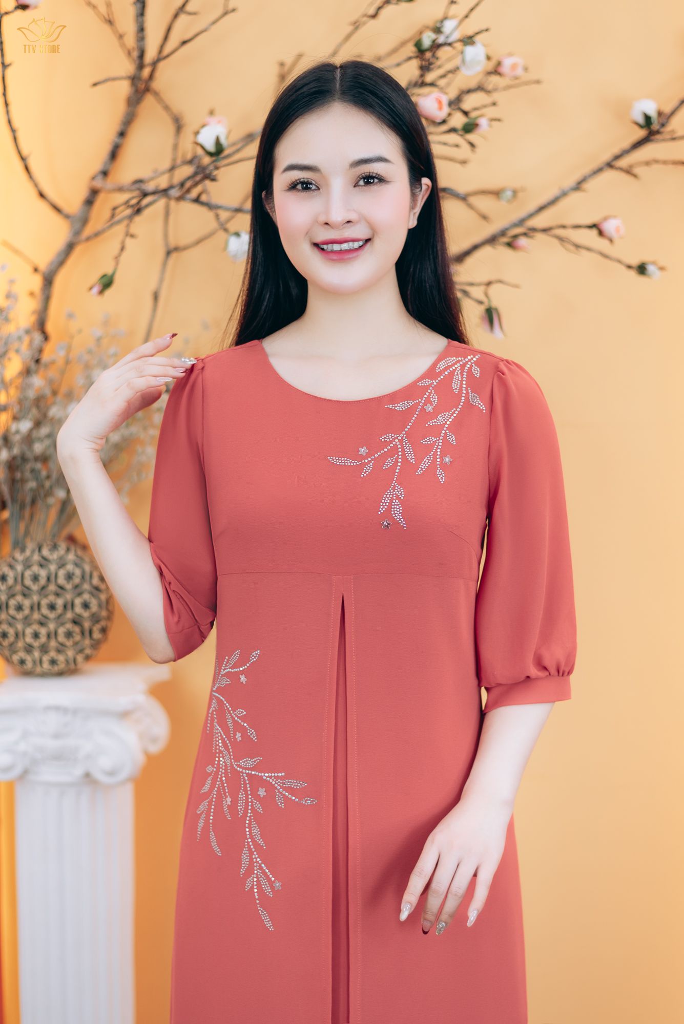 Đầm suông - Cổ tròn đính đá tay lỡ - AH - Cam sữa - TTV1850