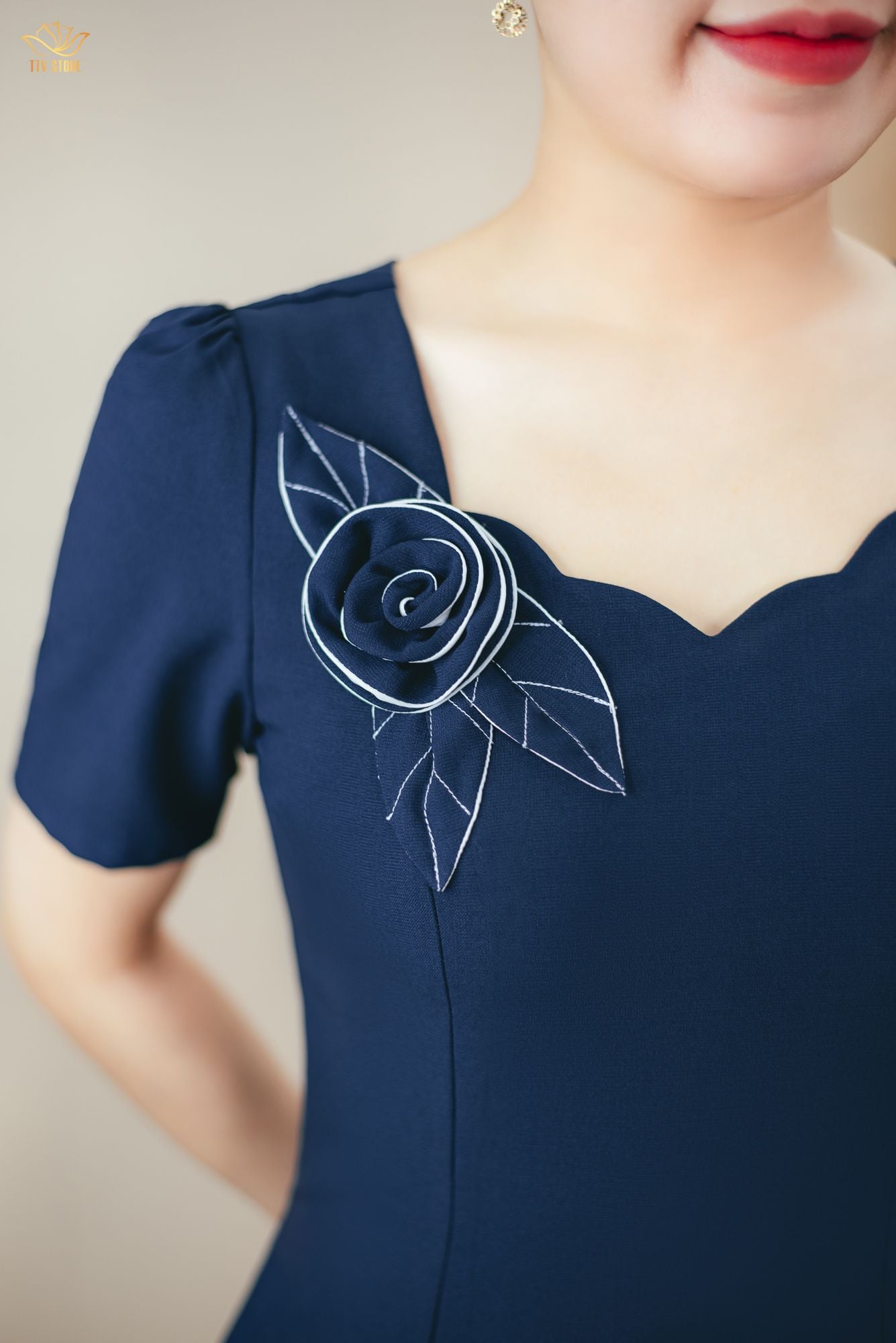 Đầm xòe 8 mảnh - Cổ sóng nước kết hoa tay ngắn - CD - Xanh đen - TTV1493