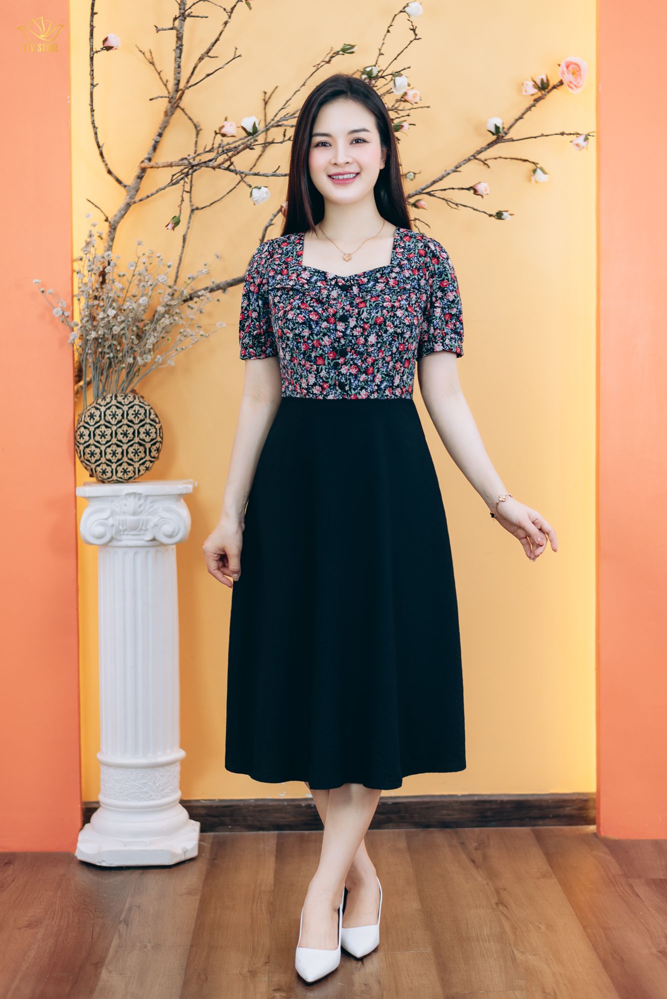 Đầm xòe - Cổ vuông tim kết nút tay ngắn - CV - Đen hoa - TTV1840