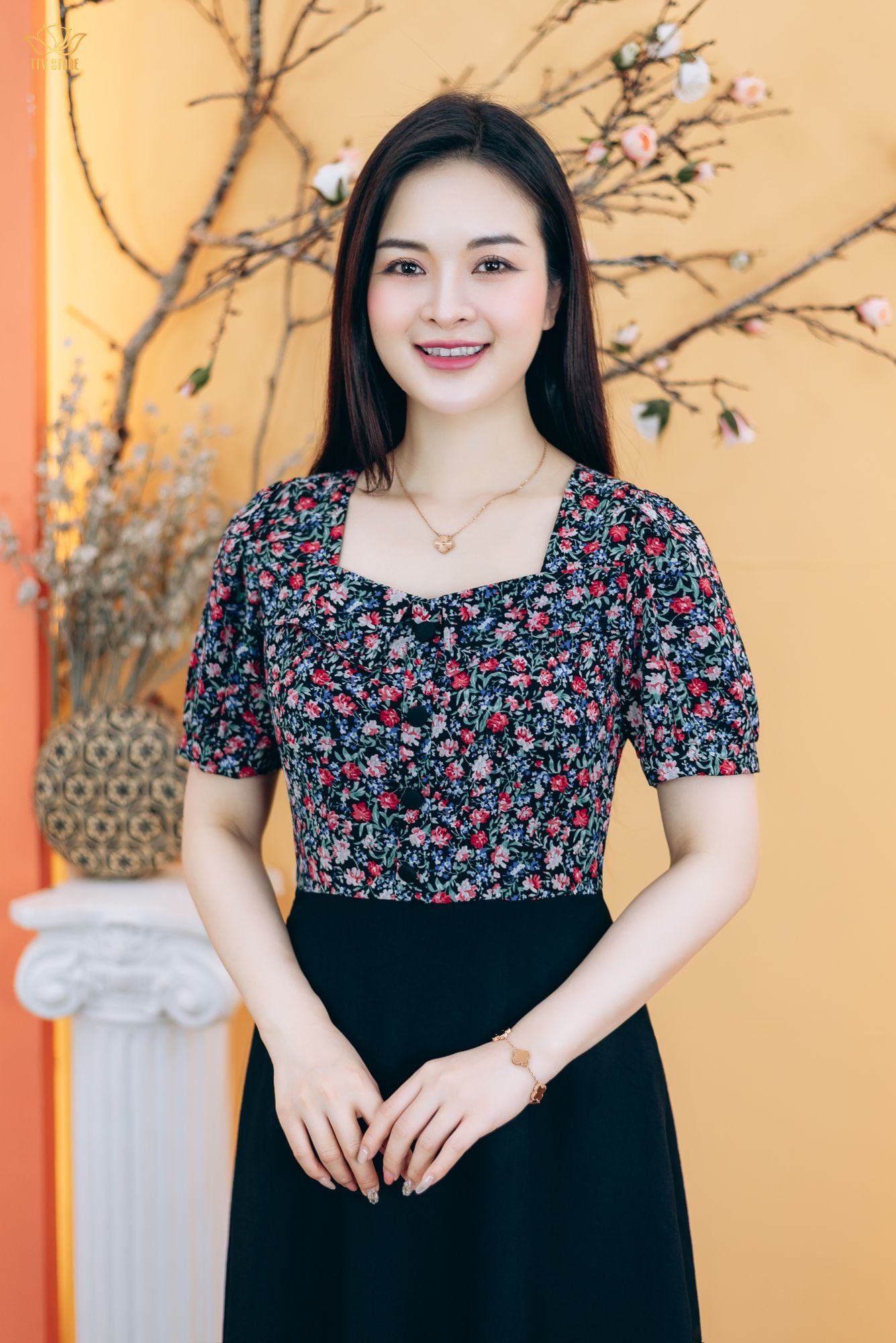 Đầm xòe - Cổ vuông tim kết nút tay ngắn - CV - Đen hoa - TTV1840