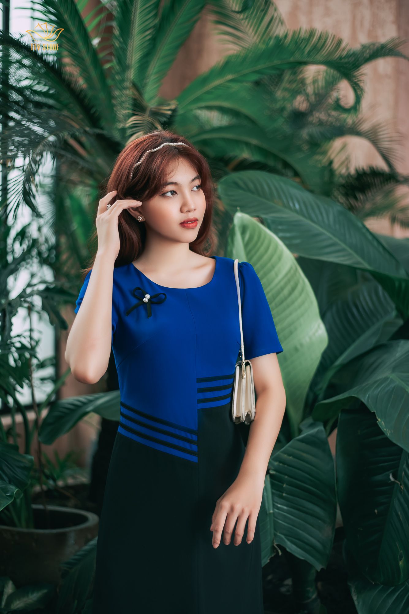 Đầm suông - Cổ tròn tay ngắn - CD - Xanh coban phối đen - TTV1199