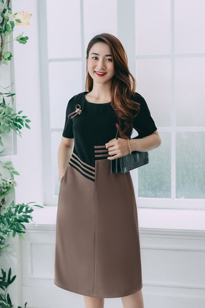 Đầm suông - Cổ tròn tay ngắn - CD - Nâu cà phê phối đen - TTV1199