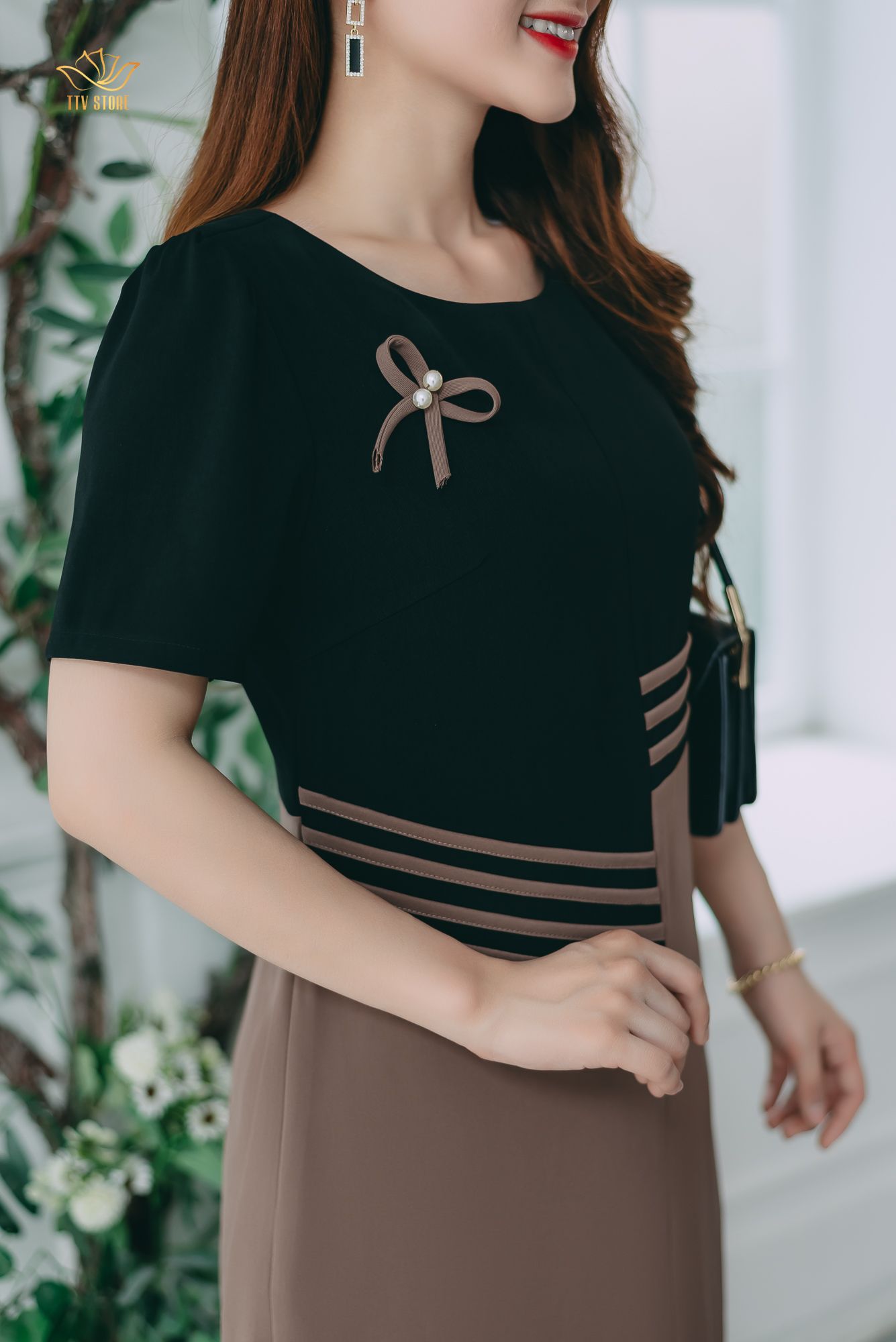 Đầm suông - Cổ tròn tay ngắn - CD - Nâu cà phê phối đen - TTV1199