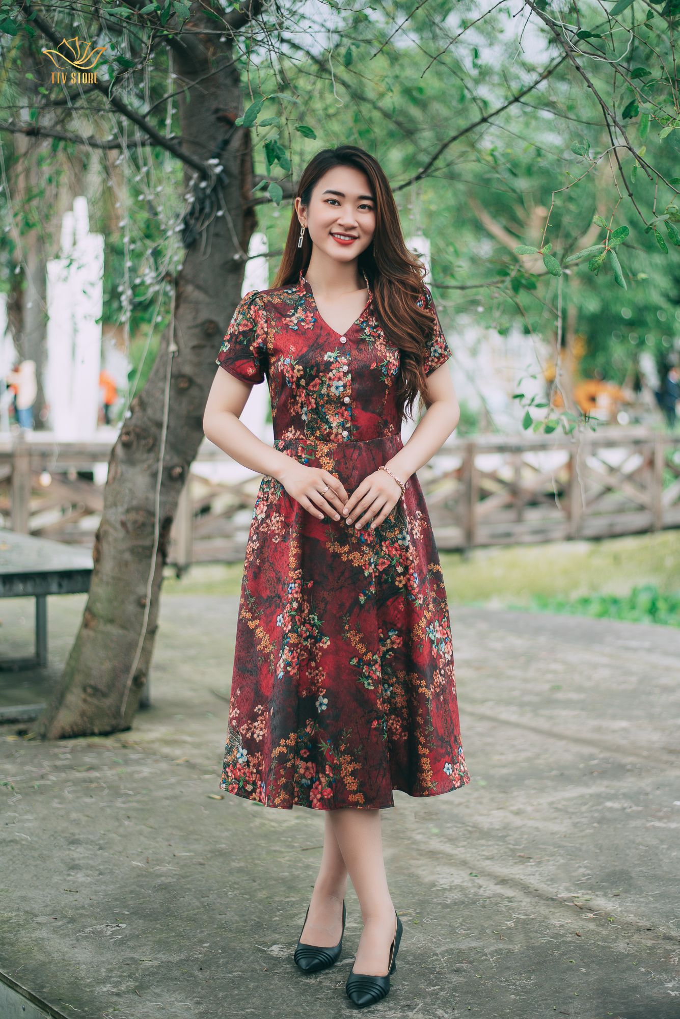 Đầm xoè - Cổ trụ kết nút tay ngắn - CD - Đỏ hoa - TTV1191