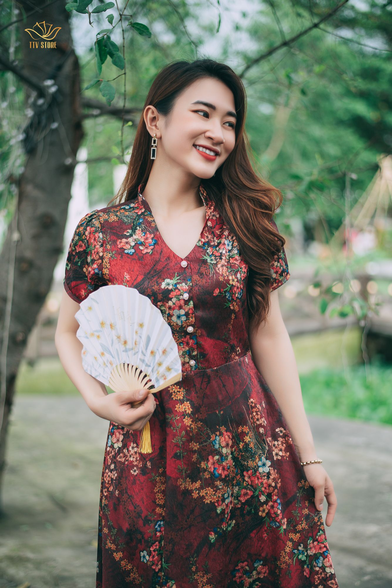 Đầm xoè - Cổ trụ kết nút tay ngắn - CD - Đỏ hoa - TTV1191