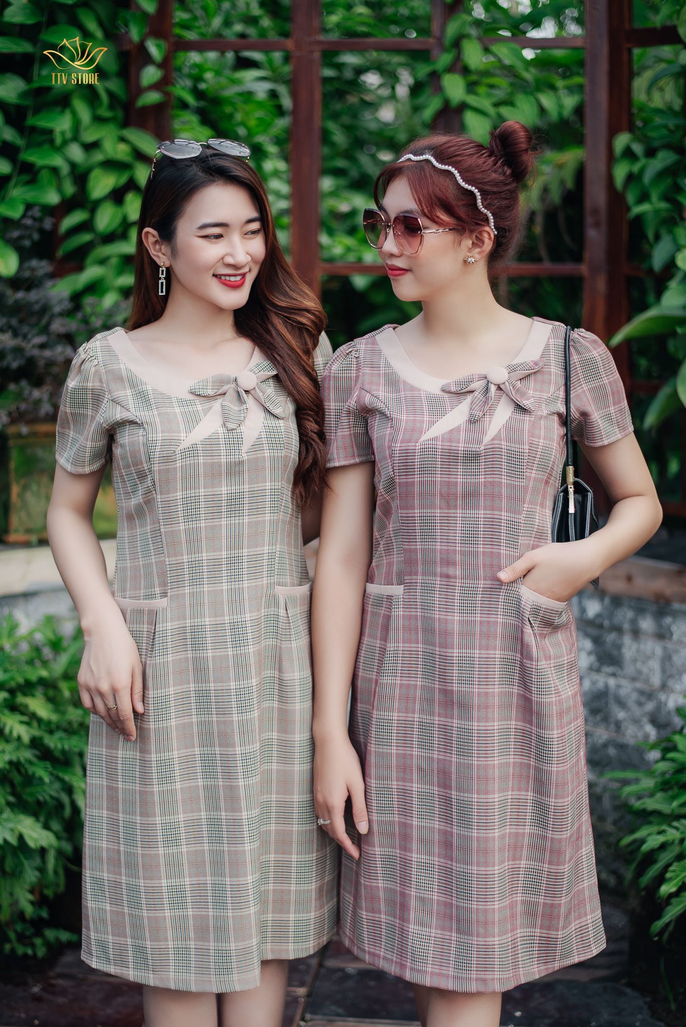 Đầm suông - Cổ tròn kết hoa tay ngắn - CT - Kem caro - TTV1162