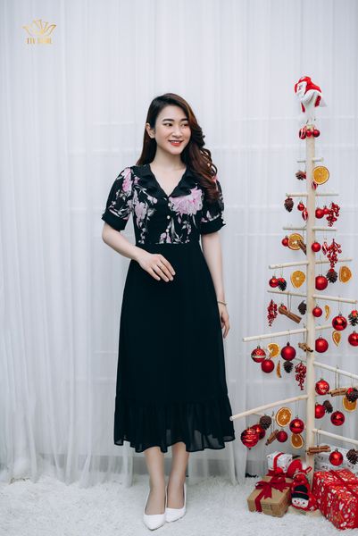 Đầm form A - Cổ tim bèo kết nút tay ngắn - AH - Đen hoa hồng - TTV1184
