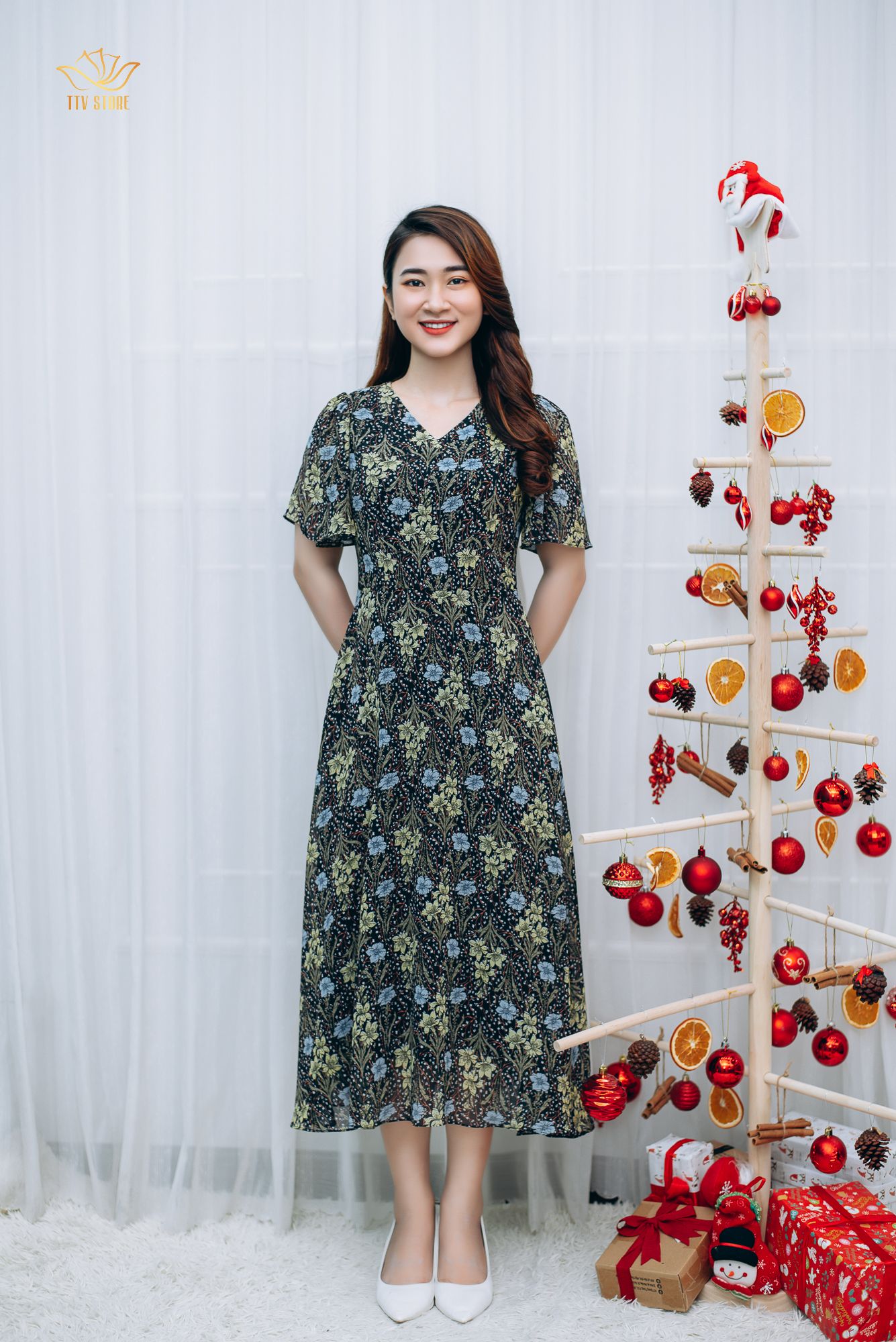 Maxi - Cổ tim tay loe - CT - Đen hoa - TTV1202