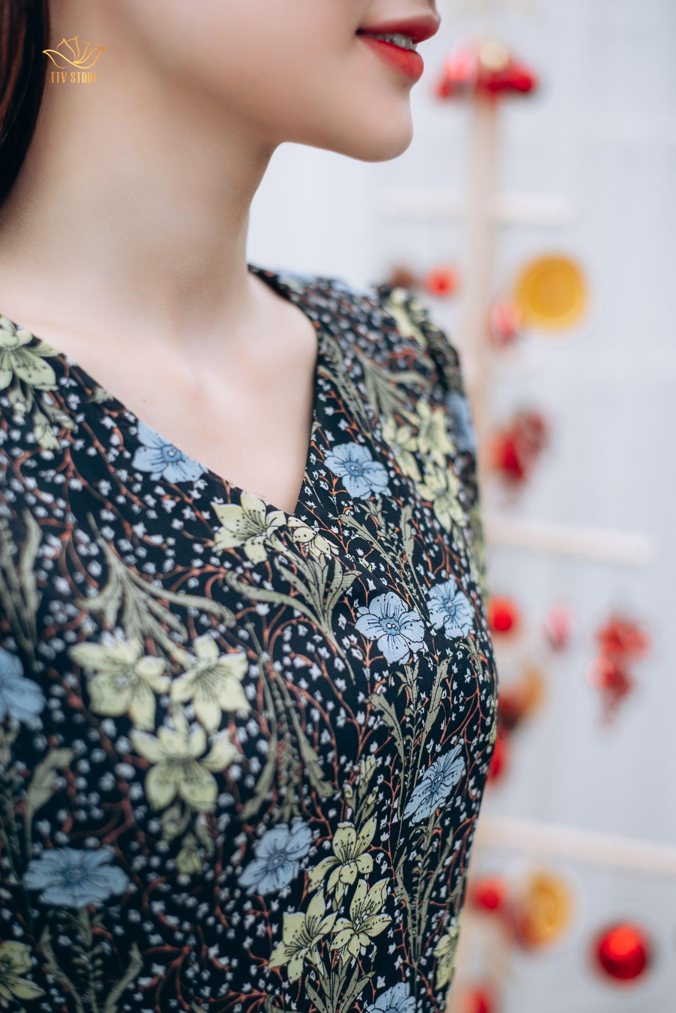 Maxi - Cổ tim tay loe - CT - Đen hoa - TTV1202