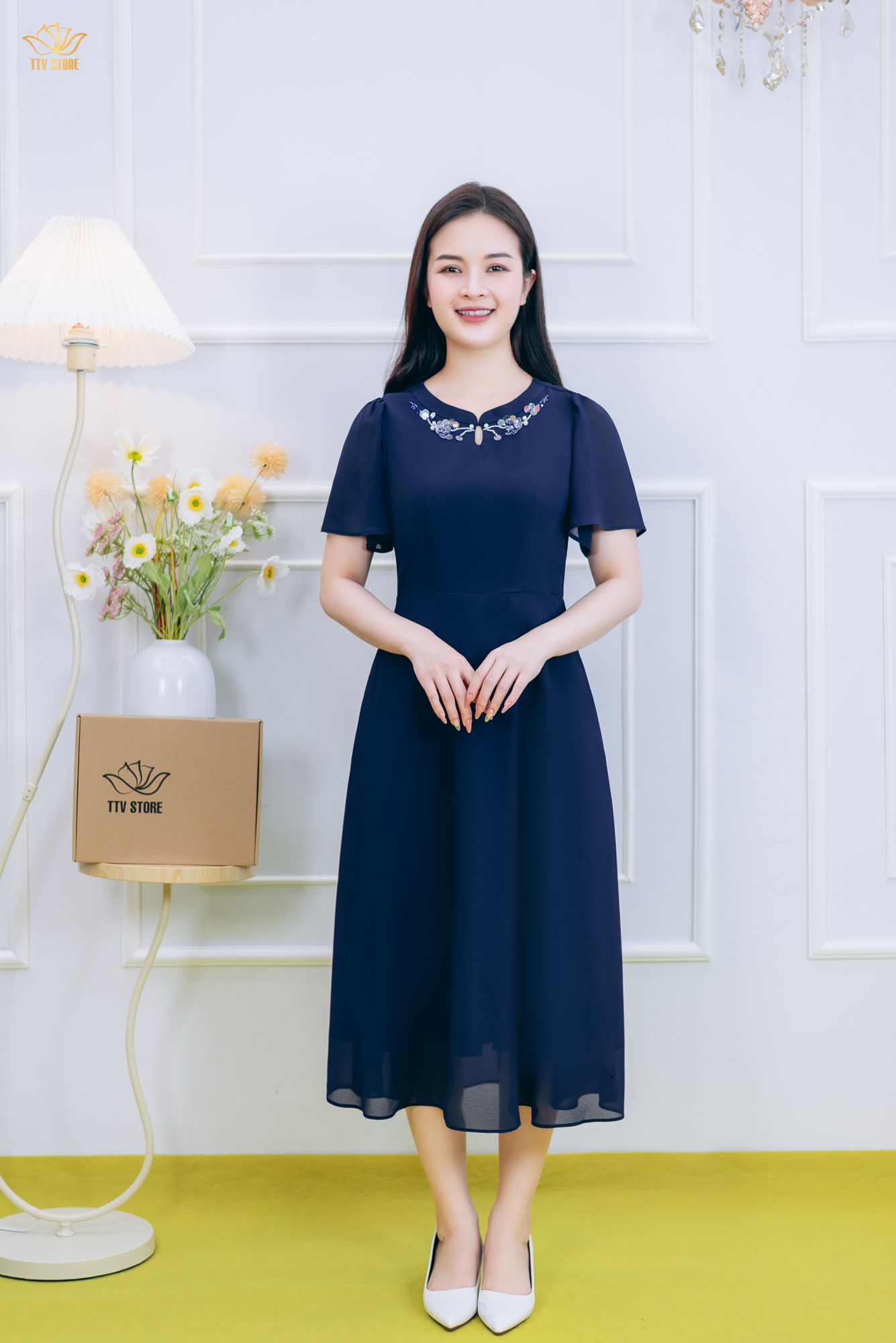 Đầm xòe - Cổ tròn tim giọt nước kết cườm ngọc tay ngắn - CD - Xanh đen - TTV1846