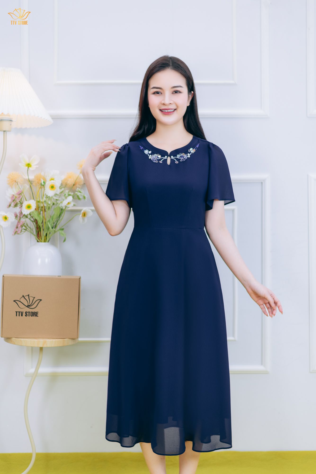 Đầm xòe - Cổ tròn tim giọt nước kết cườm ngọc tay ngắn - CD - Xanh đen - TTV1846