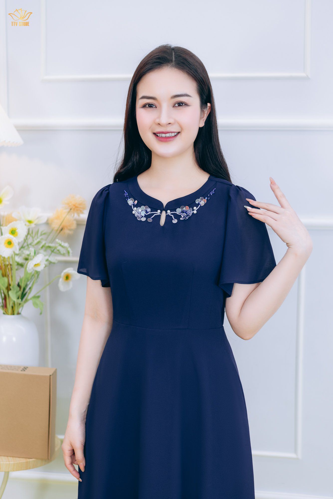 Đầm xòe - Cổ tròn tim giọt nước kết cườm ngọc tay ngắn - CD - Xanh đen - TTV1846