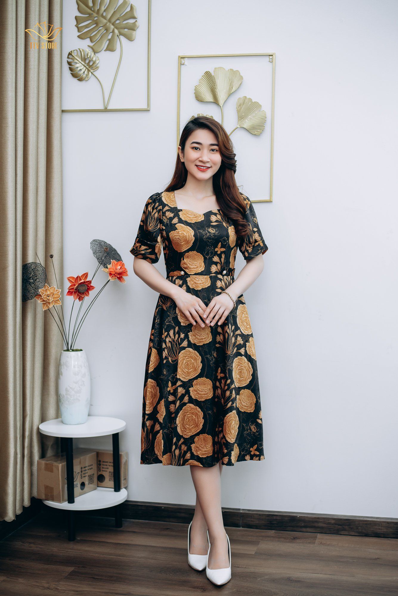 Đầm xòe - Cổ tròn tay ngắn - CT - Đen hoa vàng - TTV1206