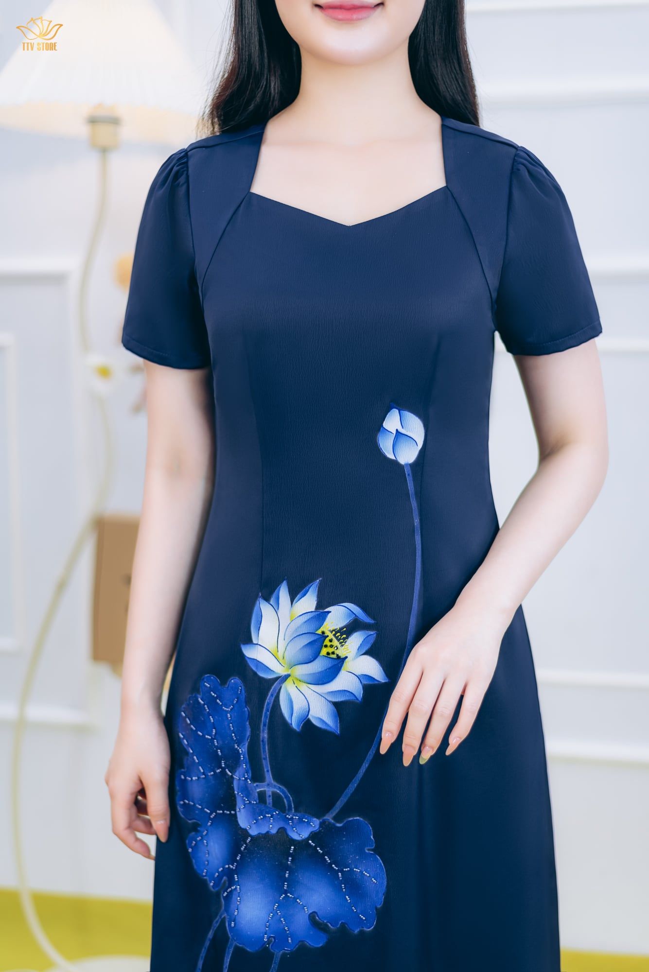 Đầm suông - Cổ vuông tim tay ngắn vẽ hoa kết cườm - CD- Xanh vẽ hoa - TTV1845