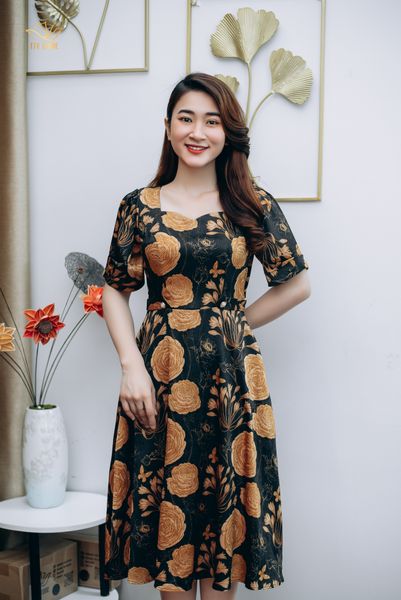 Đầm xòe - Cổ tròn tay ngắn - CT - Đen hoa vàng - TTV1206
