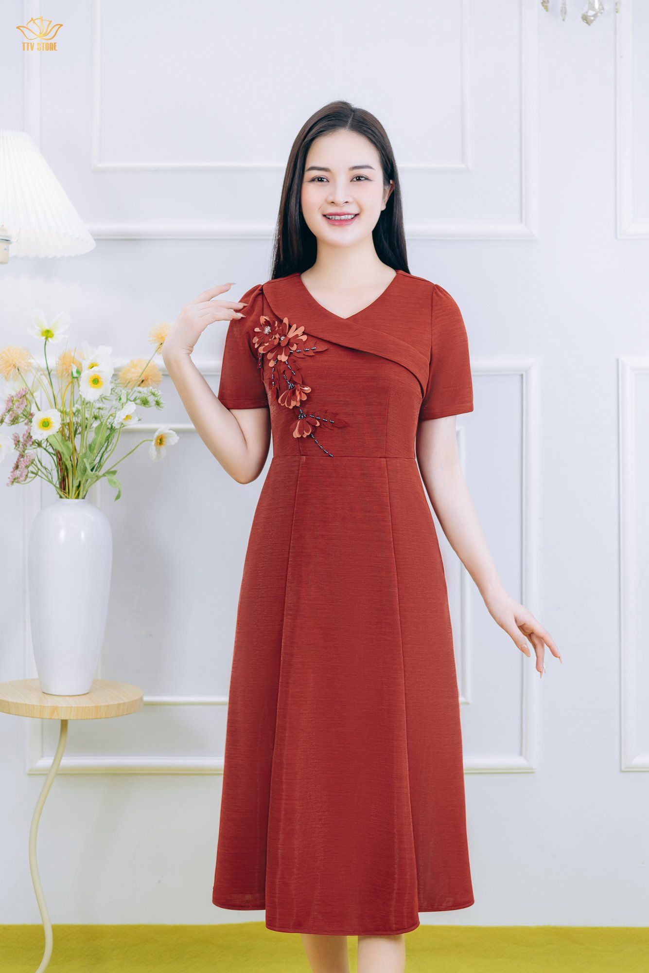 Đầm xòe đuôi cá - Cổ tim lá bâu xéo kết hoa đính cườm tay ngắn - CD - Cam gạch - TTV1859