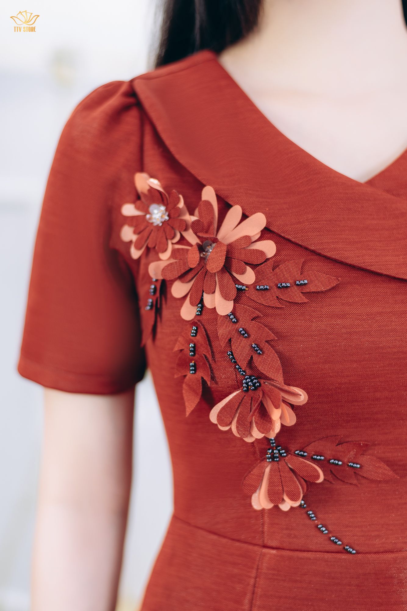 Đầm xòe đuôi cá - Cổ tim lá bâu xéo kết hoa đính cườm tay ngắn - CD - Cam gạch - TTV1859