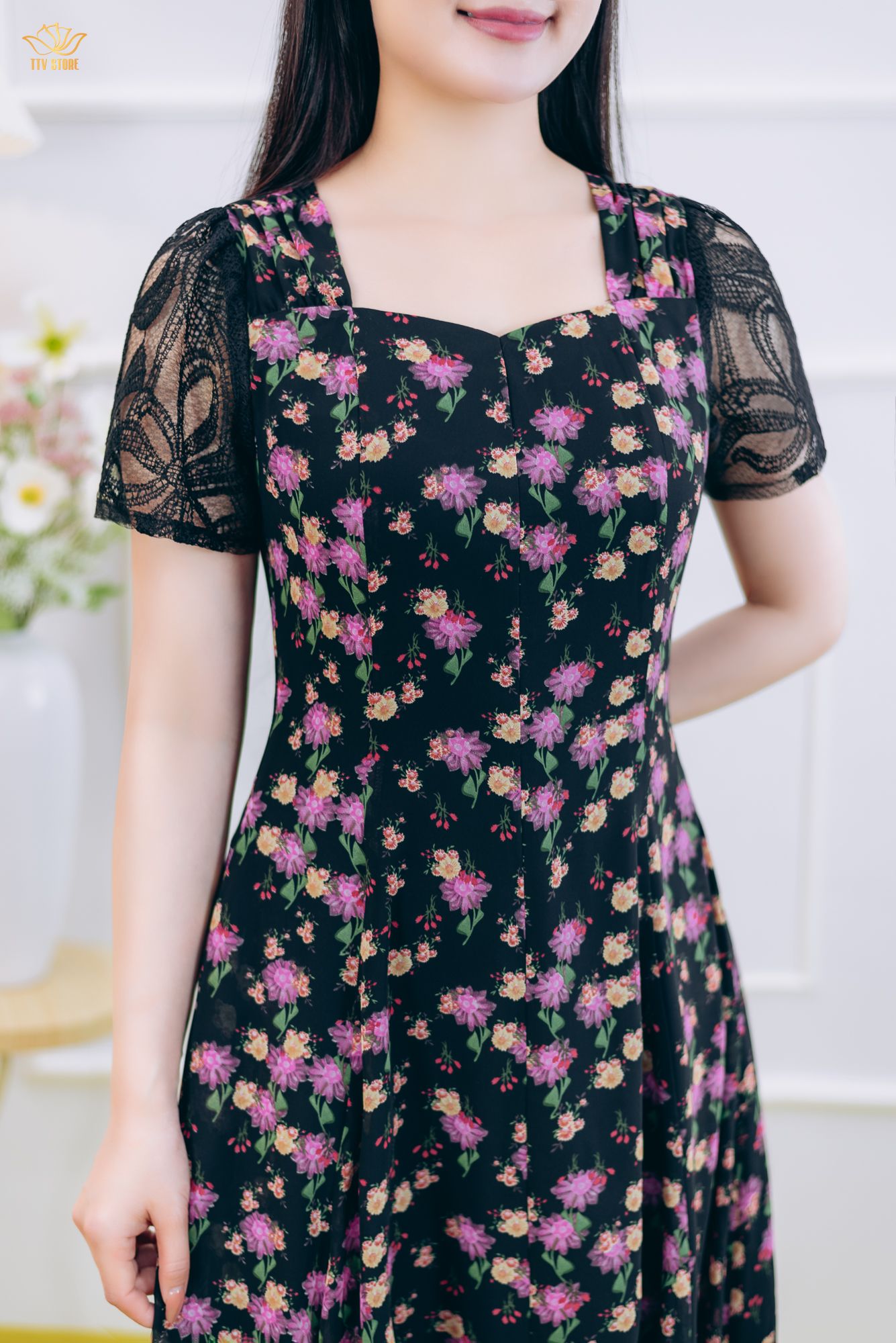 Đầm xòe 8 mảnh - Cổ vuông tim tay ngắn phối ren - AH - Đen hoa - TTV1854