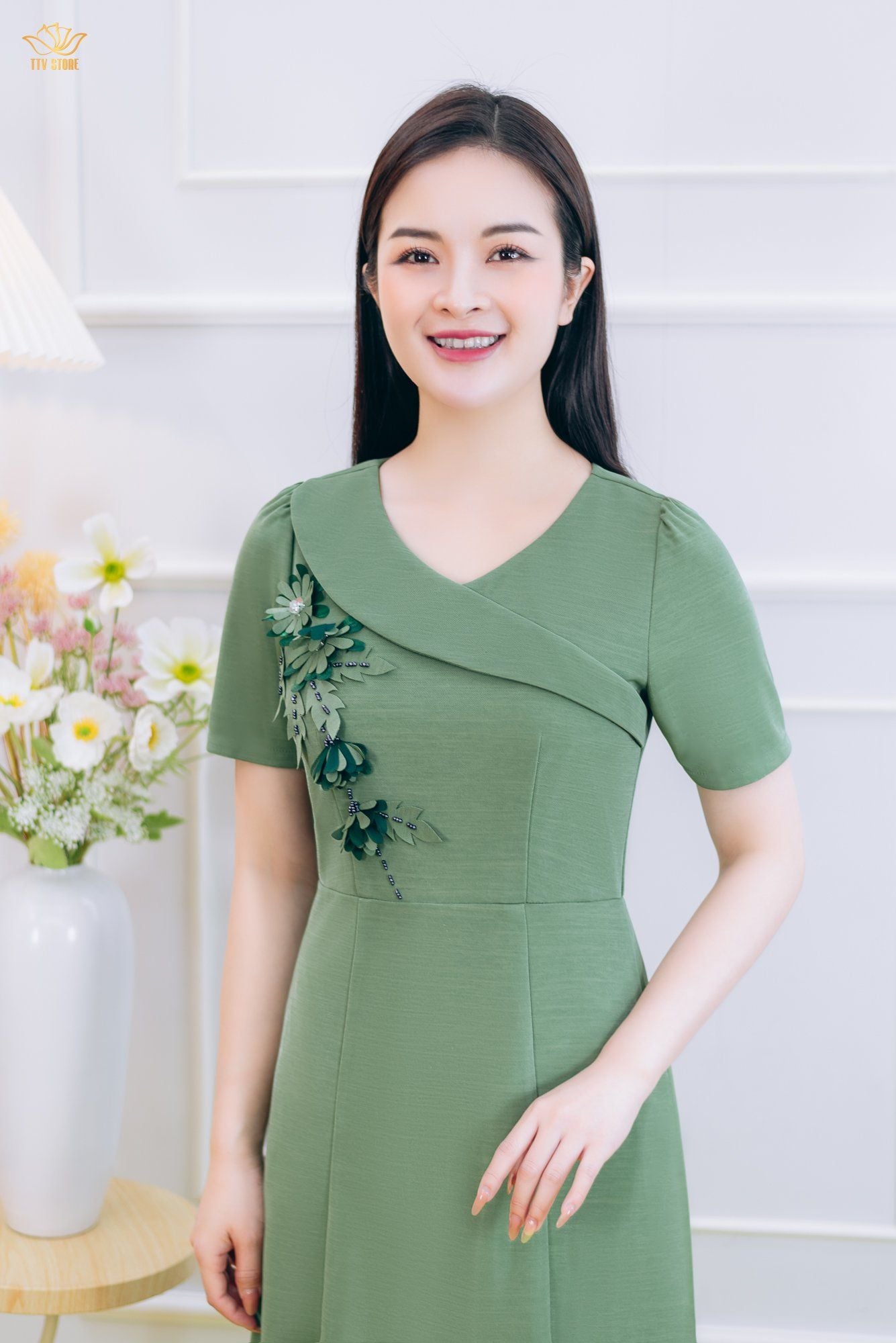 Đầm xòe đuôi cá - Cổ tim lá bâu xéo kết hoa đính cườm tay ngắn - CD - Xanh vỏ đậu - TTV1859