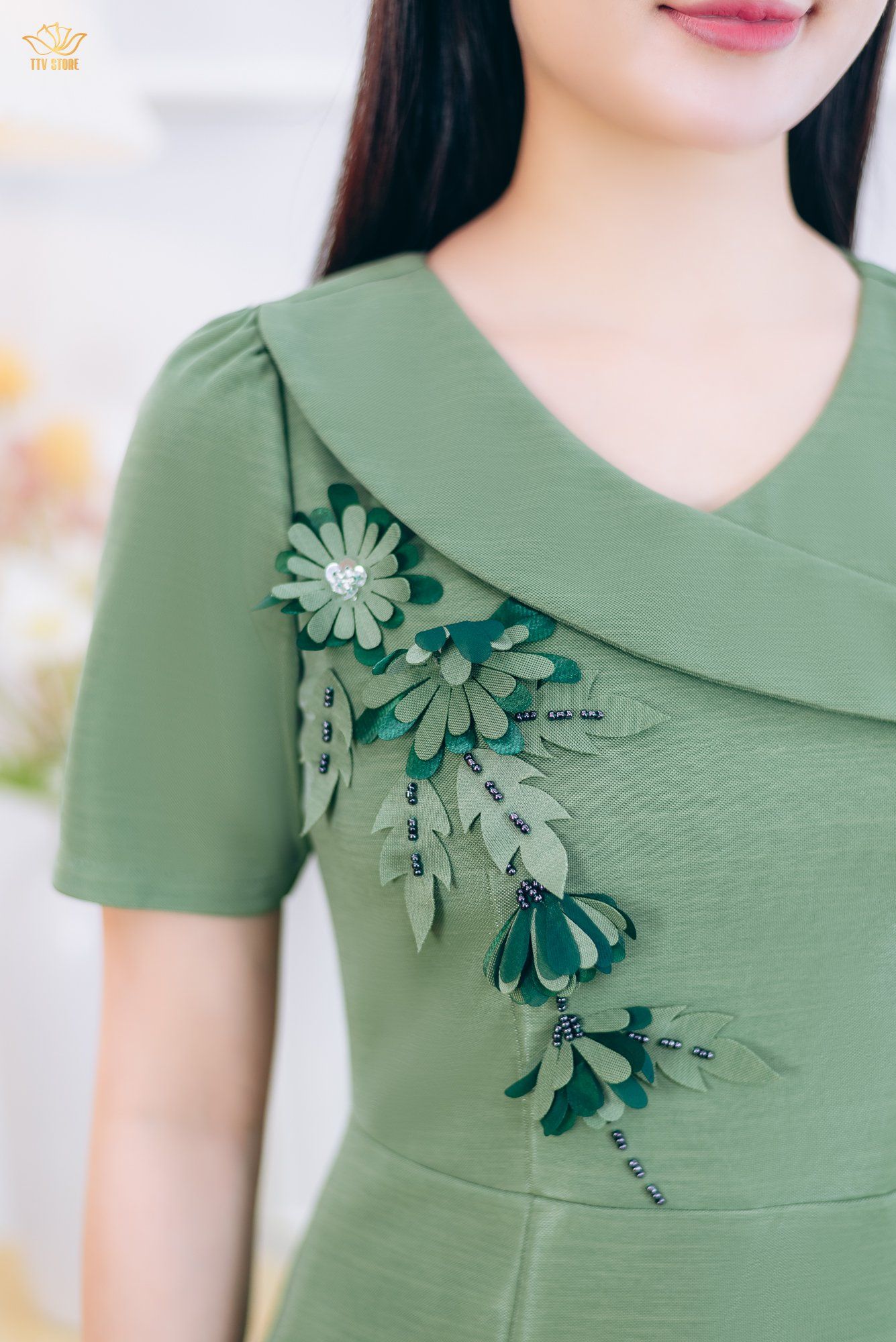 Đầm xòe đuôi cá - Cổ tim lá bâu xéo kết hoa đính cườm tay ngắn - CD - Xanh vỏ đậu - TTV1859