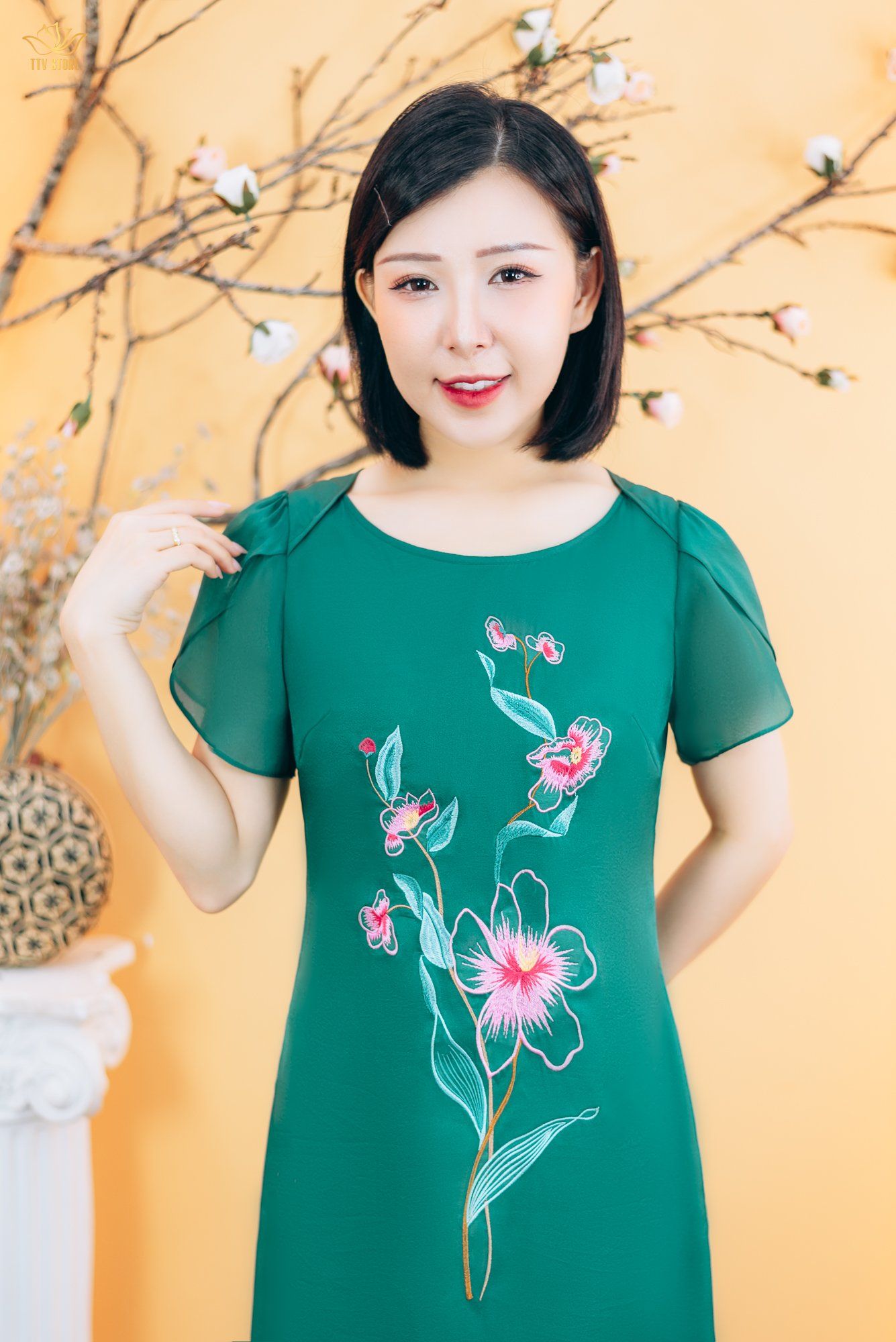 Đầm suông - Cổ thuyền thêu hoa tay cánh hồng - CD - Xanh lá - TTV1856