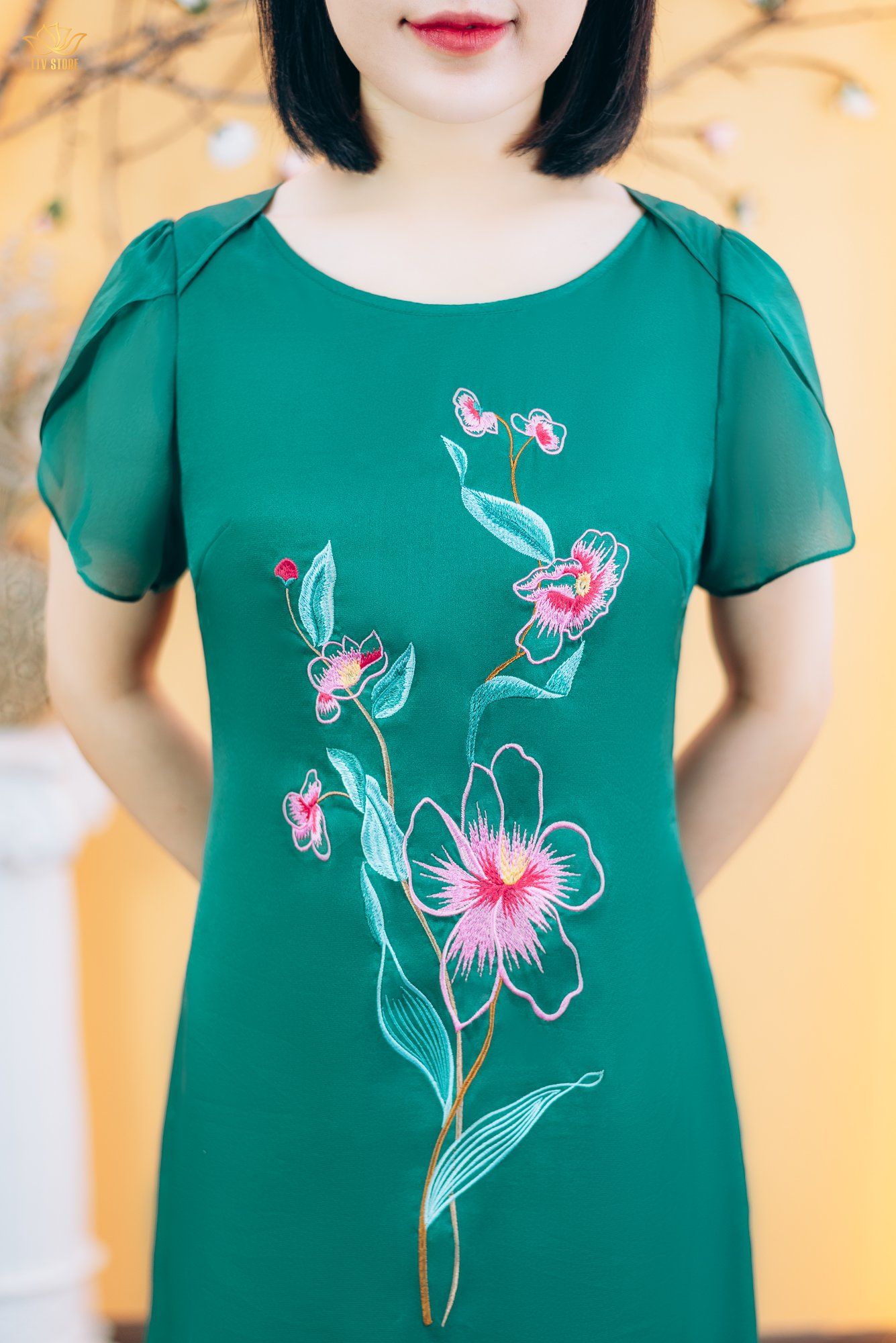 Đầm suông - Cổ thuyền thêu hoa tay cánh hồng - CD - Xanh lá - TTV1856