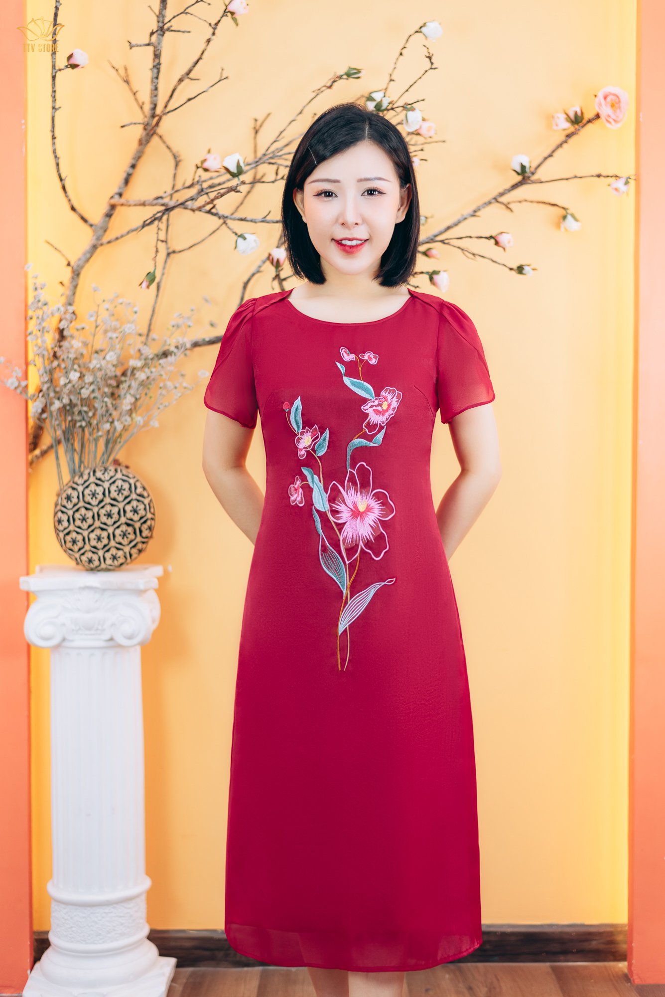 Đầm suông - Cổ thuyền thêu hoa tay cánh hồng - CD - Đỏ đô - TTV1856