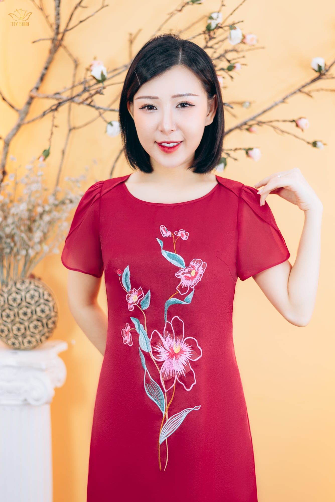 Đầm suông - Cổ thuyền thêu hoa tay cánh hồng - CD - Đỏ đô - TTV1856