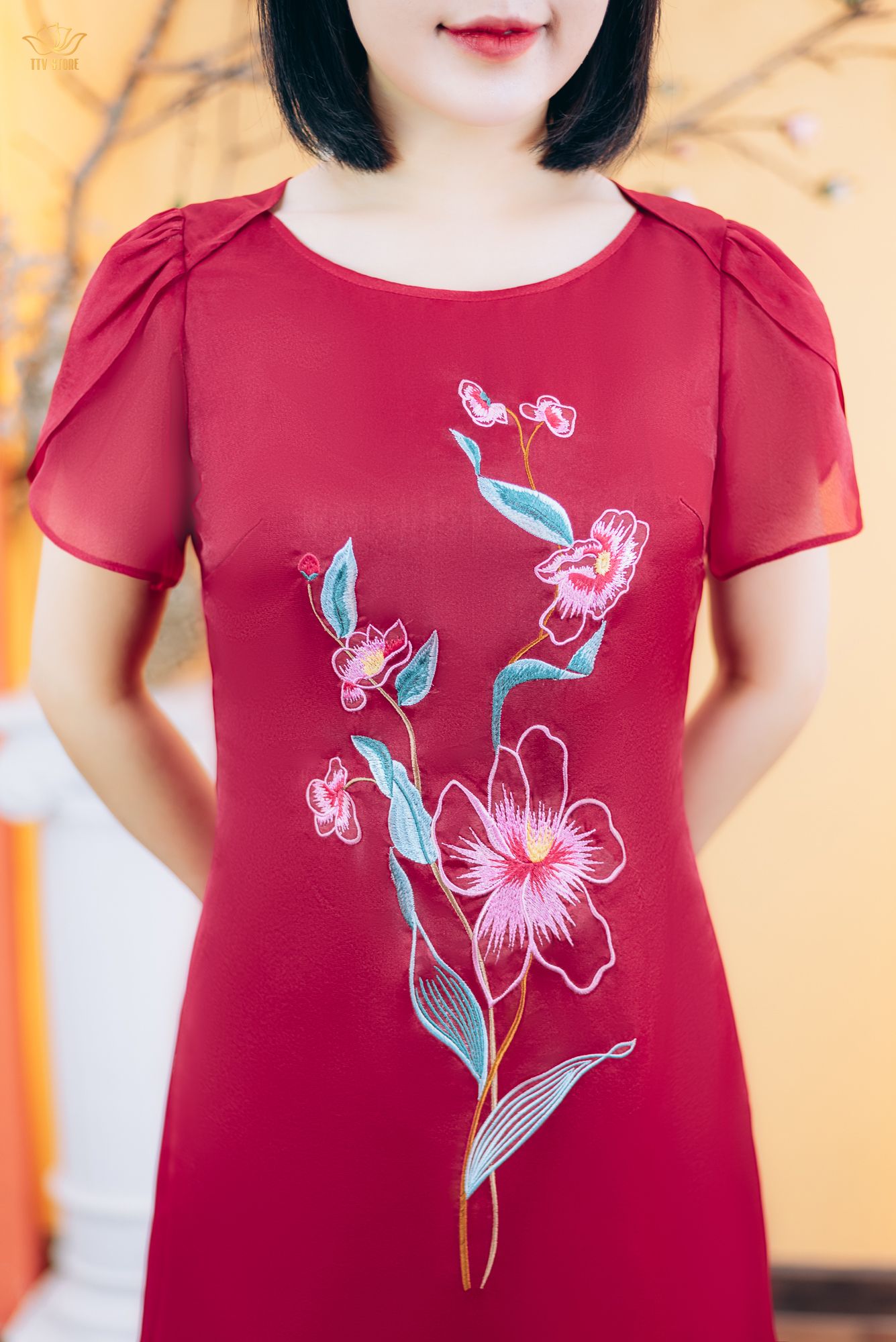 Đầm suông - Cổ thuyền thêu hoa tay cánh hồng - CD - Đỏ đô - TTV1856