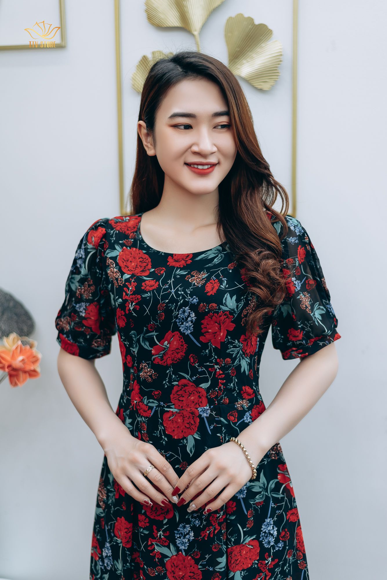 Đầm xòe - Cổ tròn tay ngắn - AH - Đen hoa đỏ - TTV1216