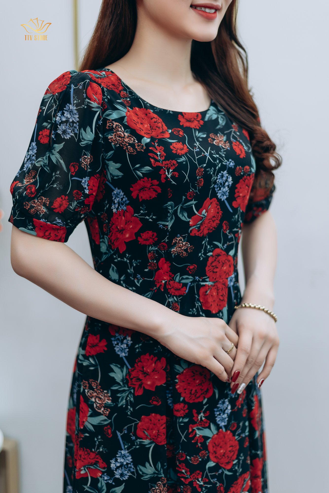 Đầm xòe - Cổ tròn tay ngắn - AH - Đen hoa đỏ - TTV1216