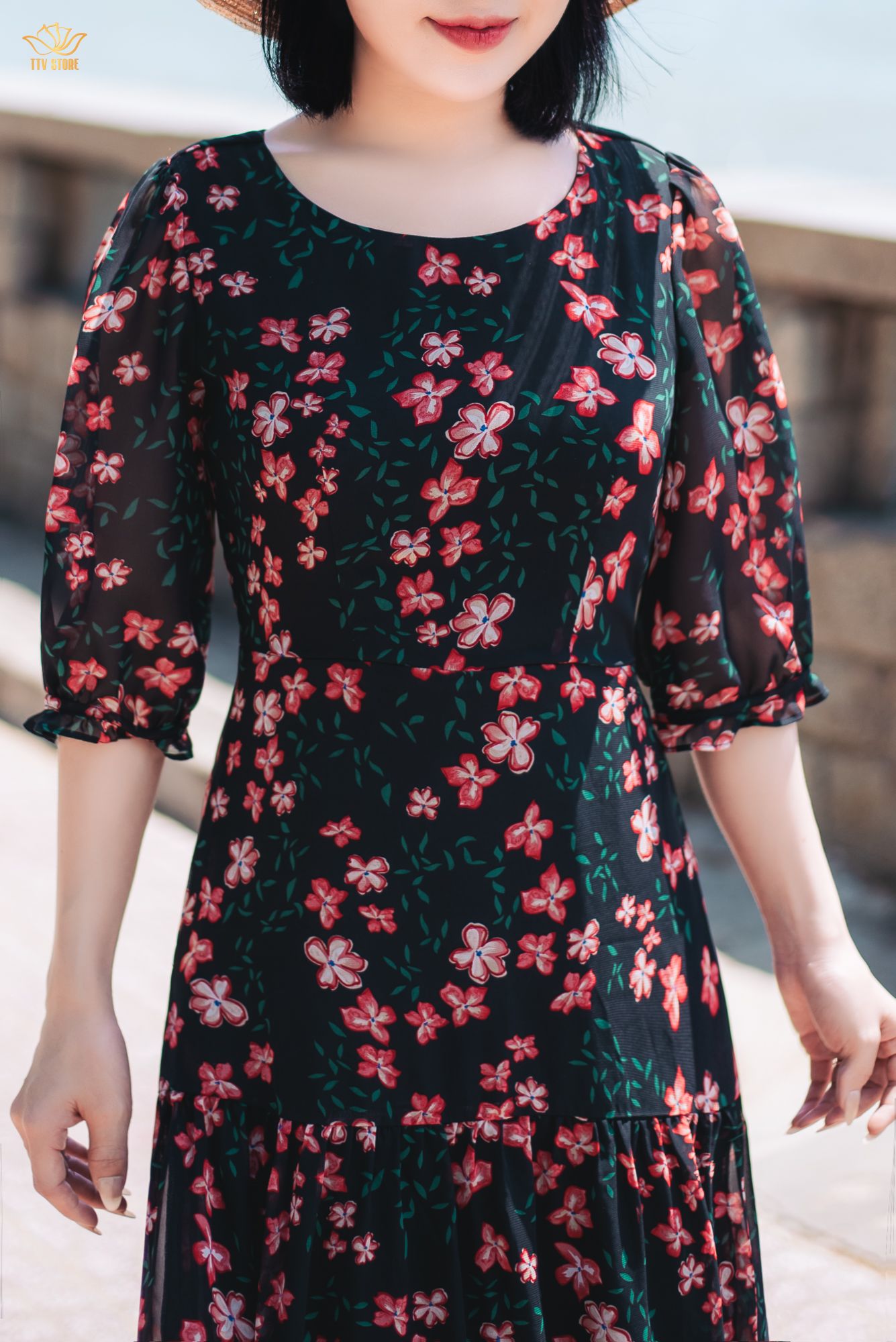 Đầm maxi - Cổ tròn tay lỡ - CD - Đen hoa đỏ - TTV1865