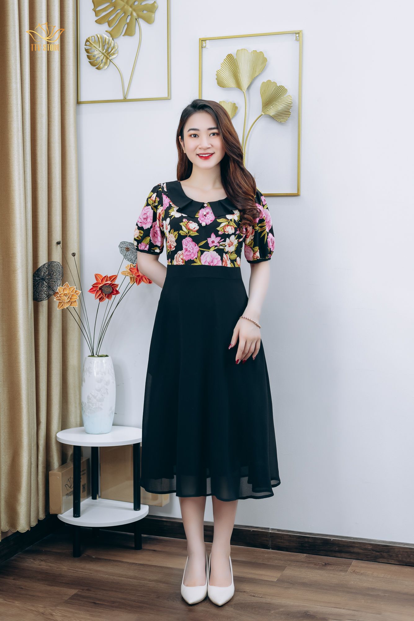 Đầm xòe - Cổ lá sen kết nút tay ngắn - CV - Đen hoa hồng - TTV1230