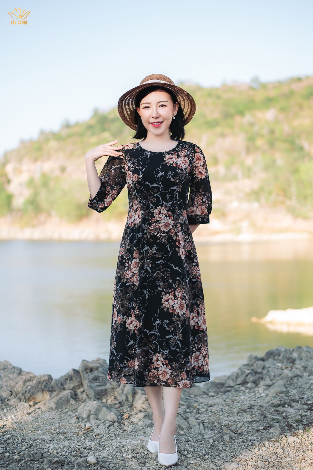 Đầm suông xòe - Cổ tròn tay lỡ - CT - Đen hoa cam - TTV1866