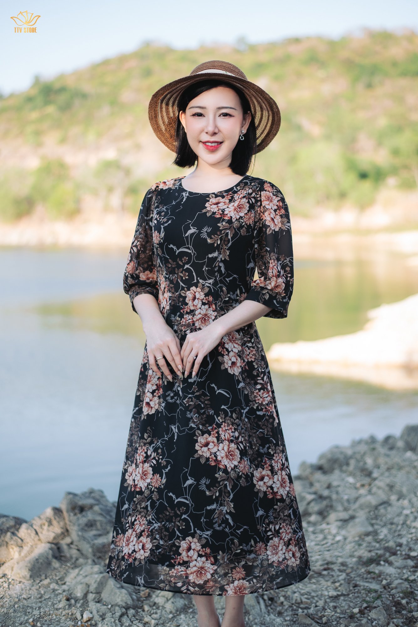 Đầm suông xòe - Cổ tròn tay lỡ - CT - Đen hoa cam - TTV1866