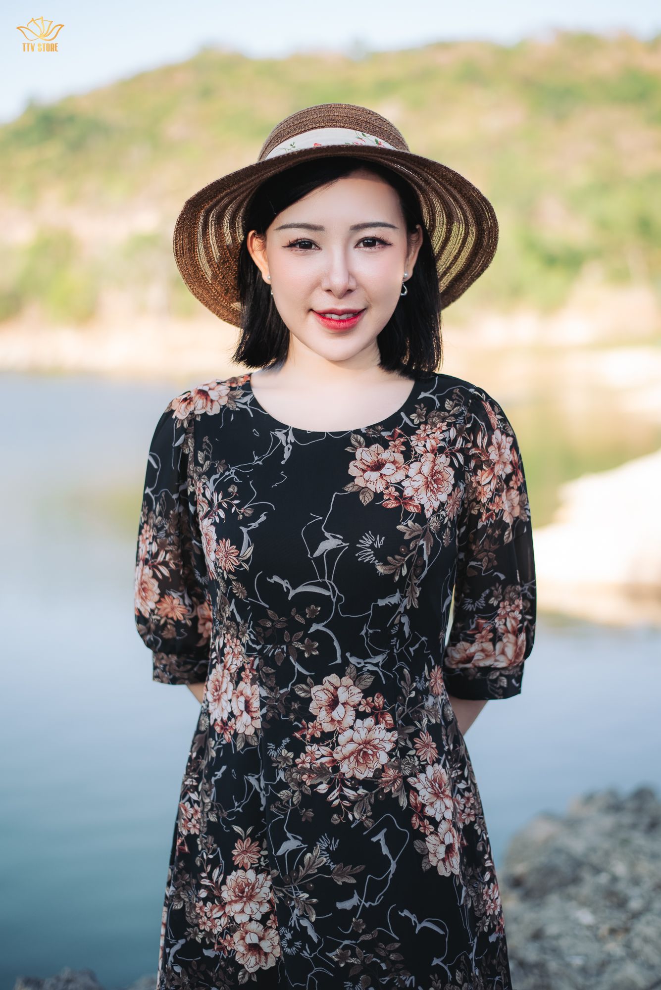 Đầm suông xòe - Cổ tròn tay lỡ - CT - Đen hoa cam - TTV1866