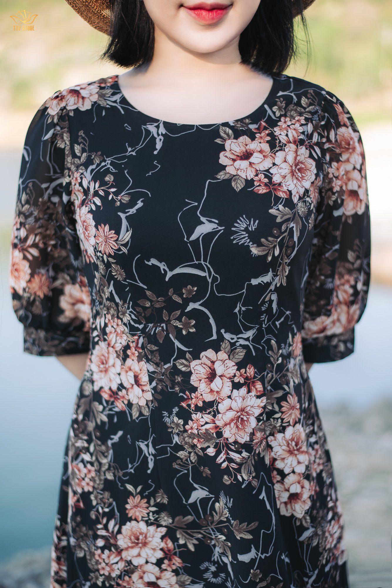 Đầm suông xòe - Cổ tròn tay lỡ - CT - Đen hoa cam - TTV1866