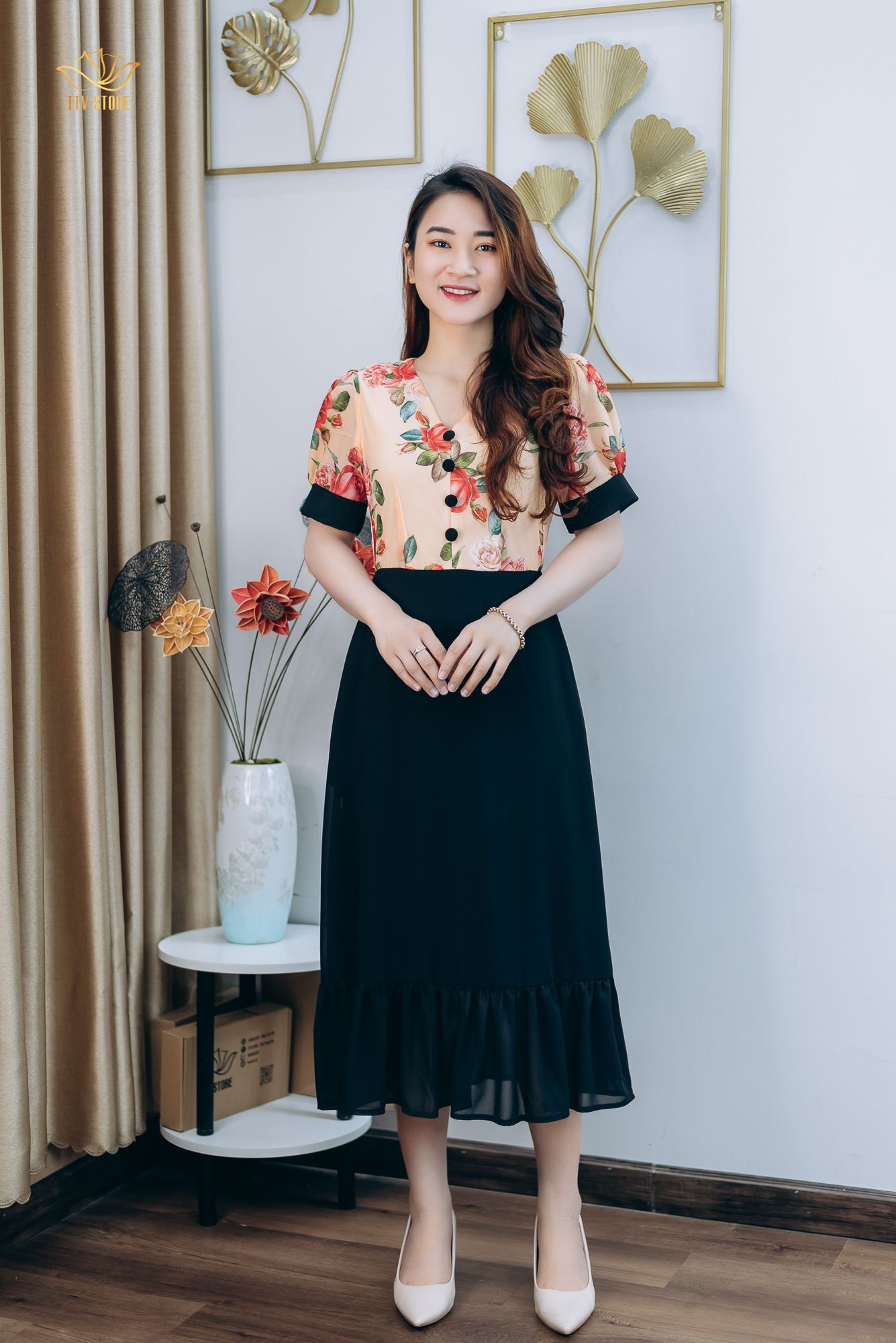 Đầm form A - Cổ tim kết nút tay ngắn - AH - Kem hoa đỏ - TTV1239