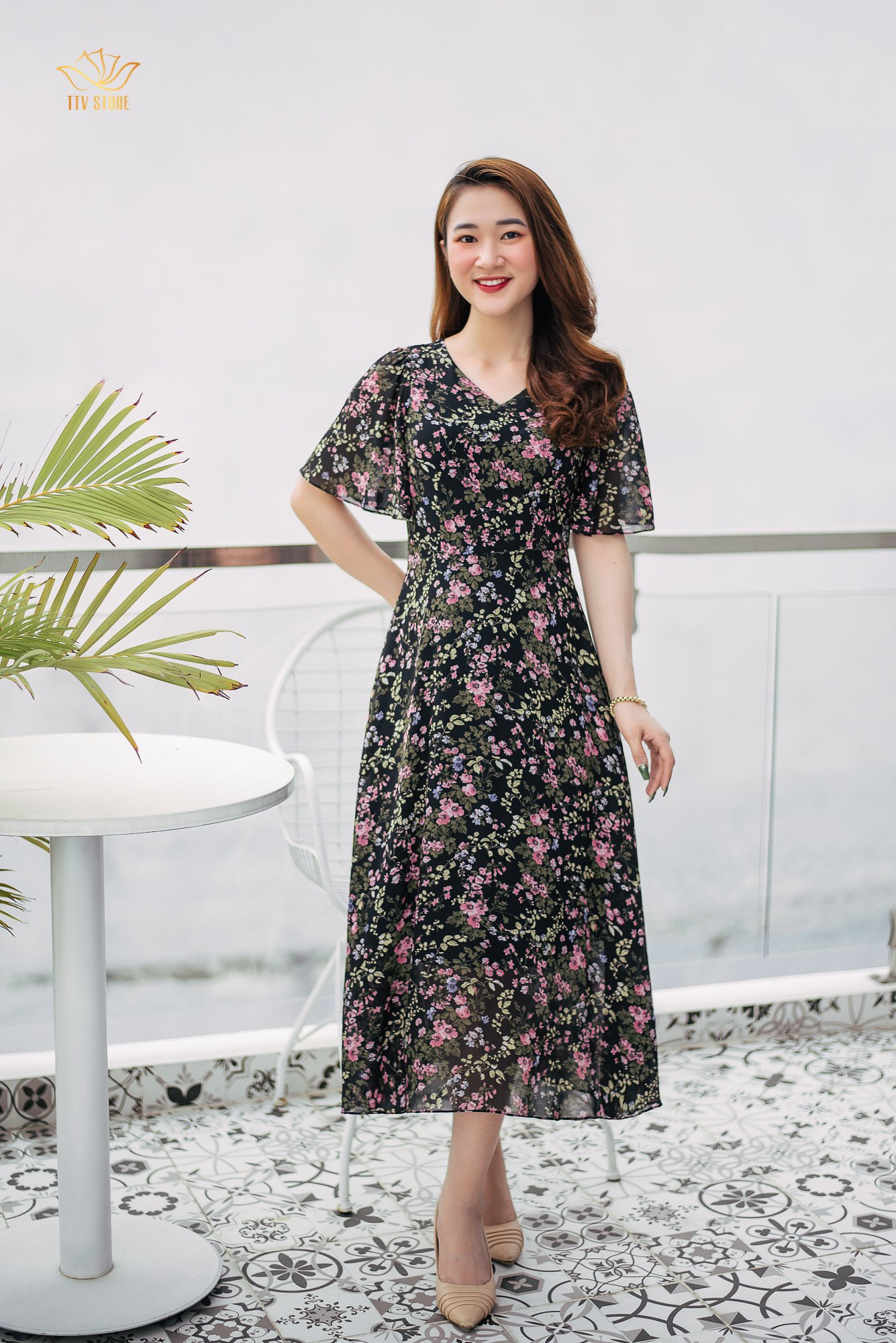 Đầm maxi - Cổ tim tay loe - CT - Đen hoa nhí - TTV958