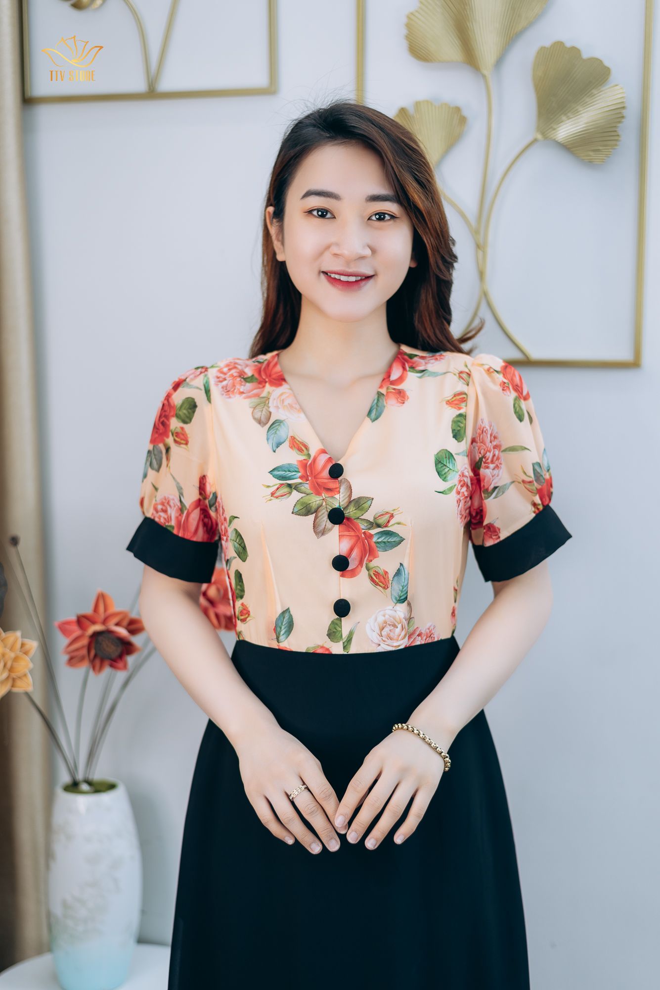 Đầm form A - Cổ tim kết nút tay ngắn - AH - Kem hoa đỏ - TTV1239