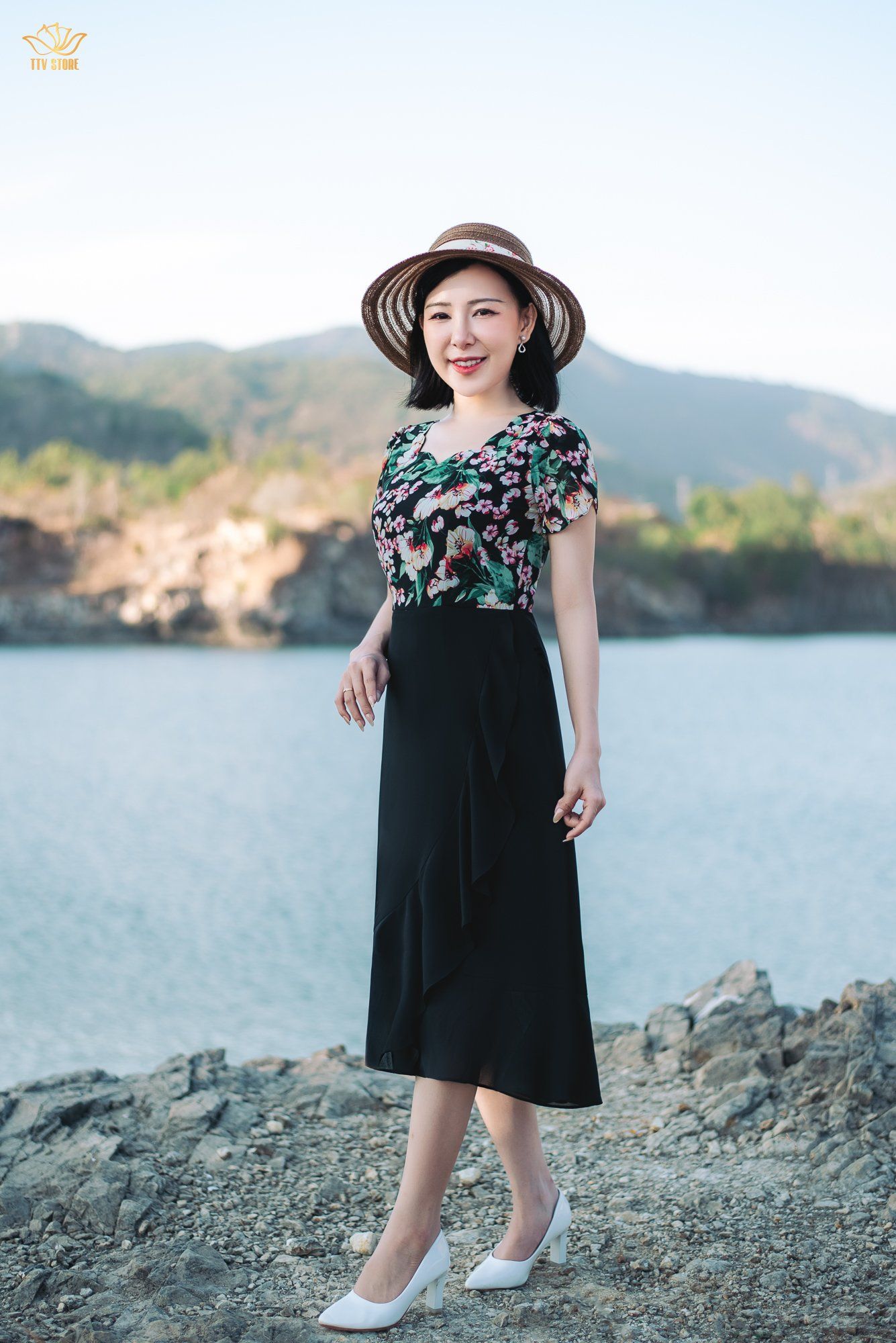 Đầm form A - Cổ sóng nước tay búp - CT - Đen hoa -  TTV1869