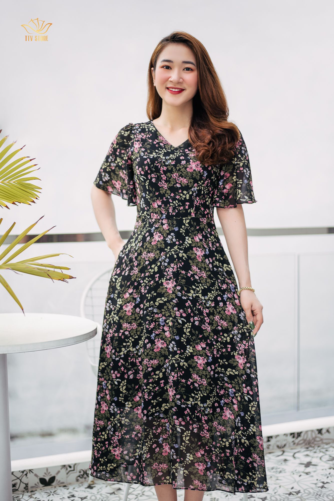 Đầm maxi - Cổ tim tay loe - CT - Đen hoa nhí - TTV958