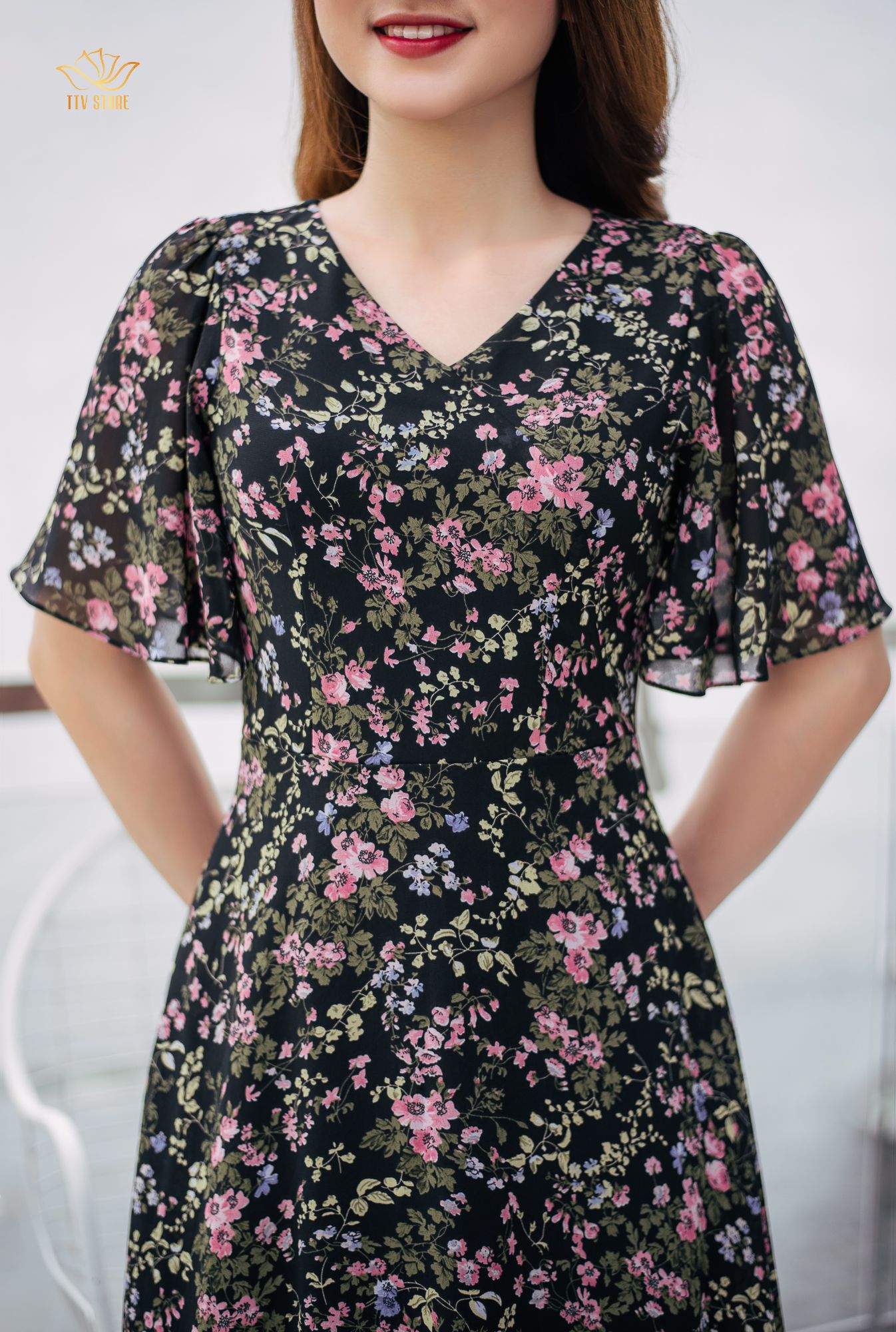 Đầm maxi - Cổ tim tay loe - CT - Đen hoa nhí - TTV958