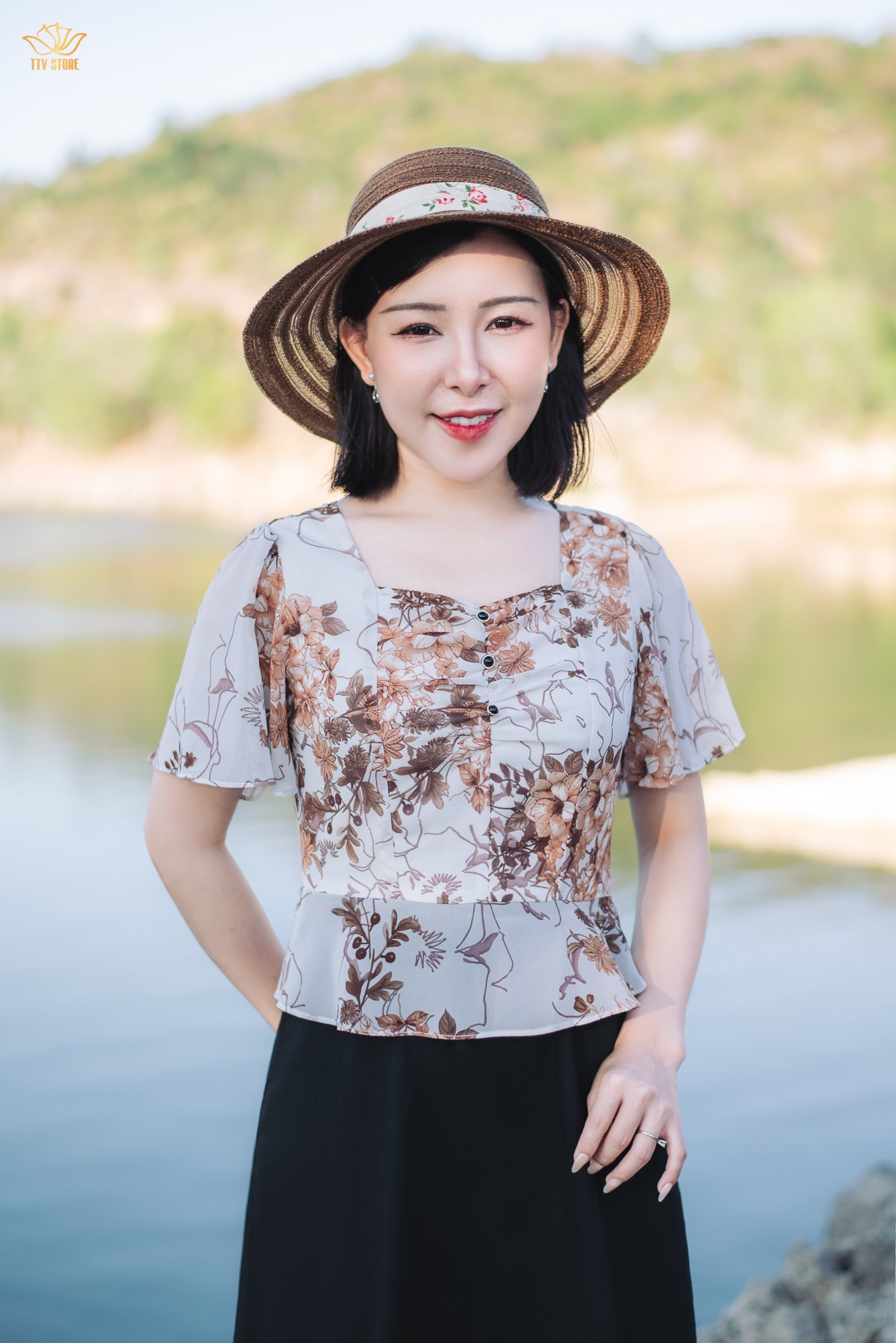 Đầm xòe - Cổ vuông tim kết nút tay loe - CV - Trắng hoa nâu - TTV1863