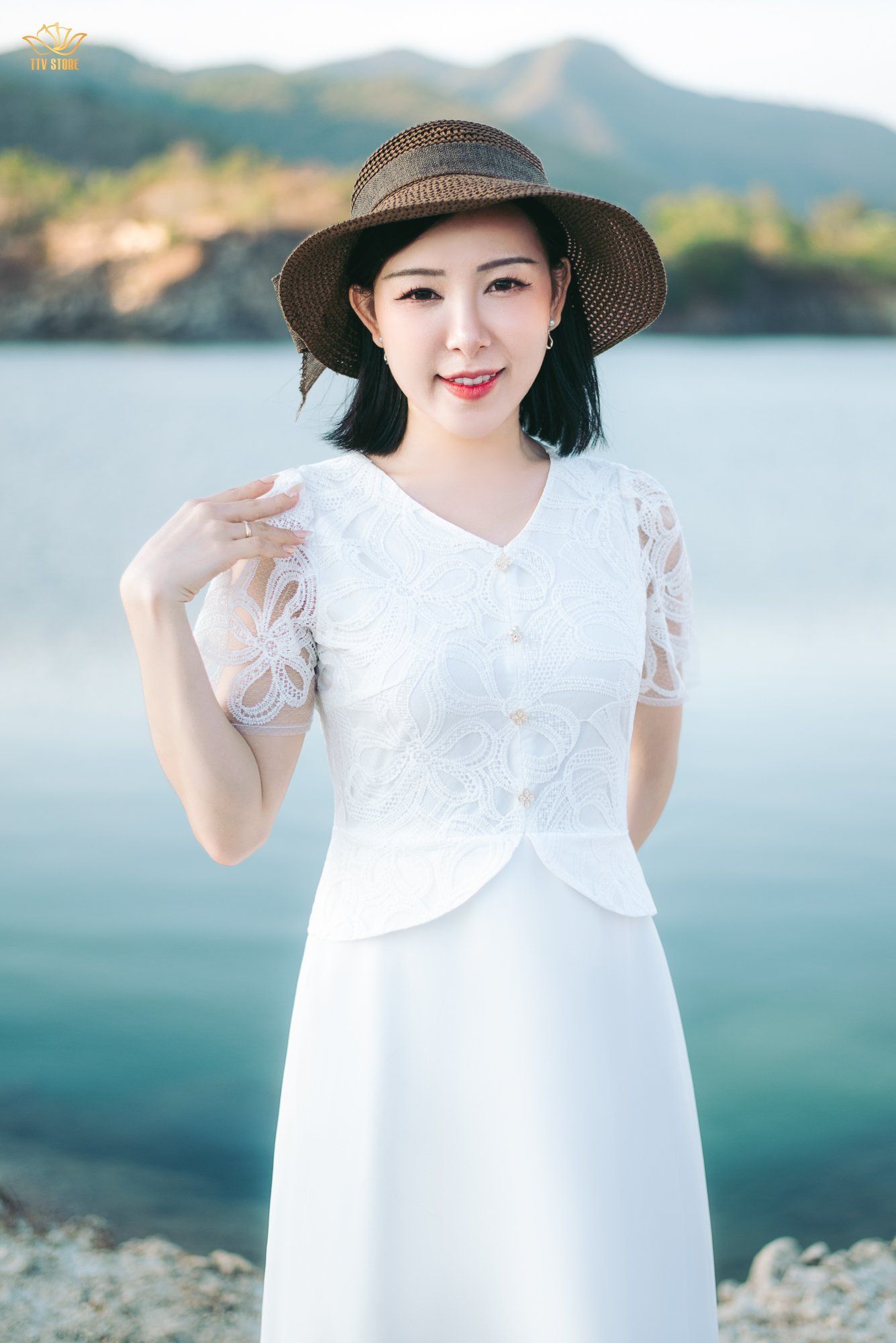 Đầm xòe - Cổ tim kết nút tay ngắn - AH - Trắng - TTV1878