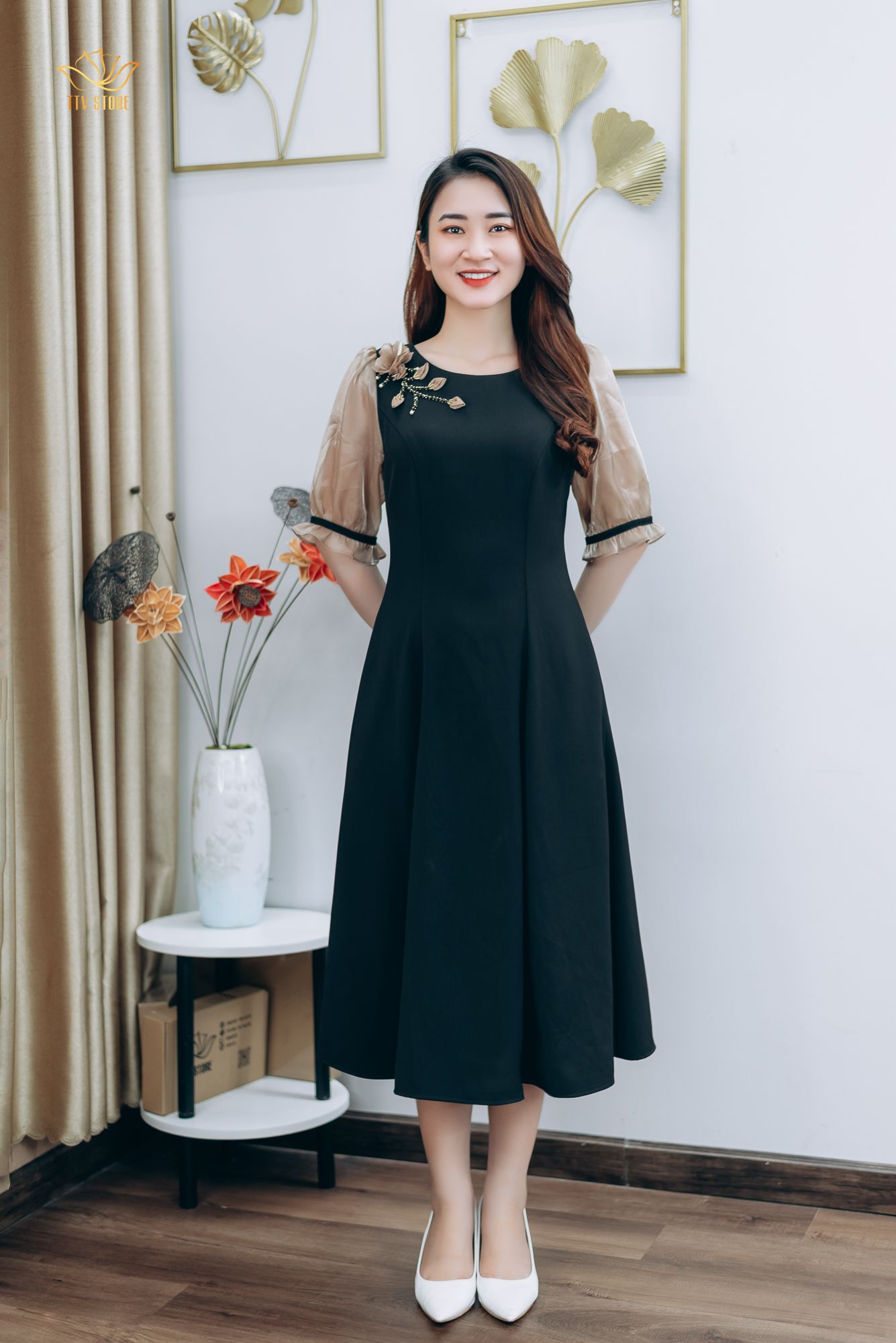 Đầm xoè 8 mảnh - Cổ tròn kết hoa tay lỡ - CD - Đen - TTV1253