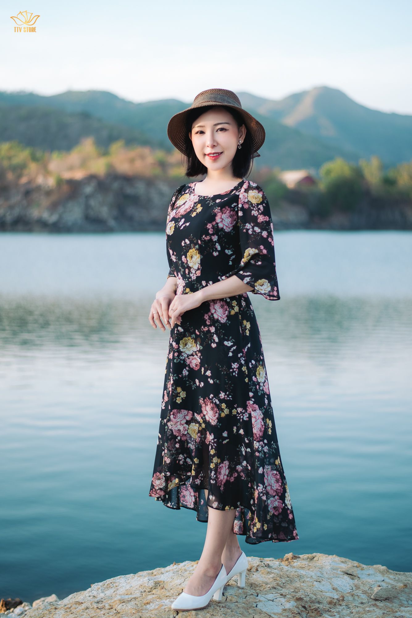 Đầm xòe mullet - Cổ tròn tay chuông - CD - Đen hoa - TTV1862