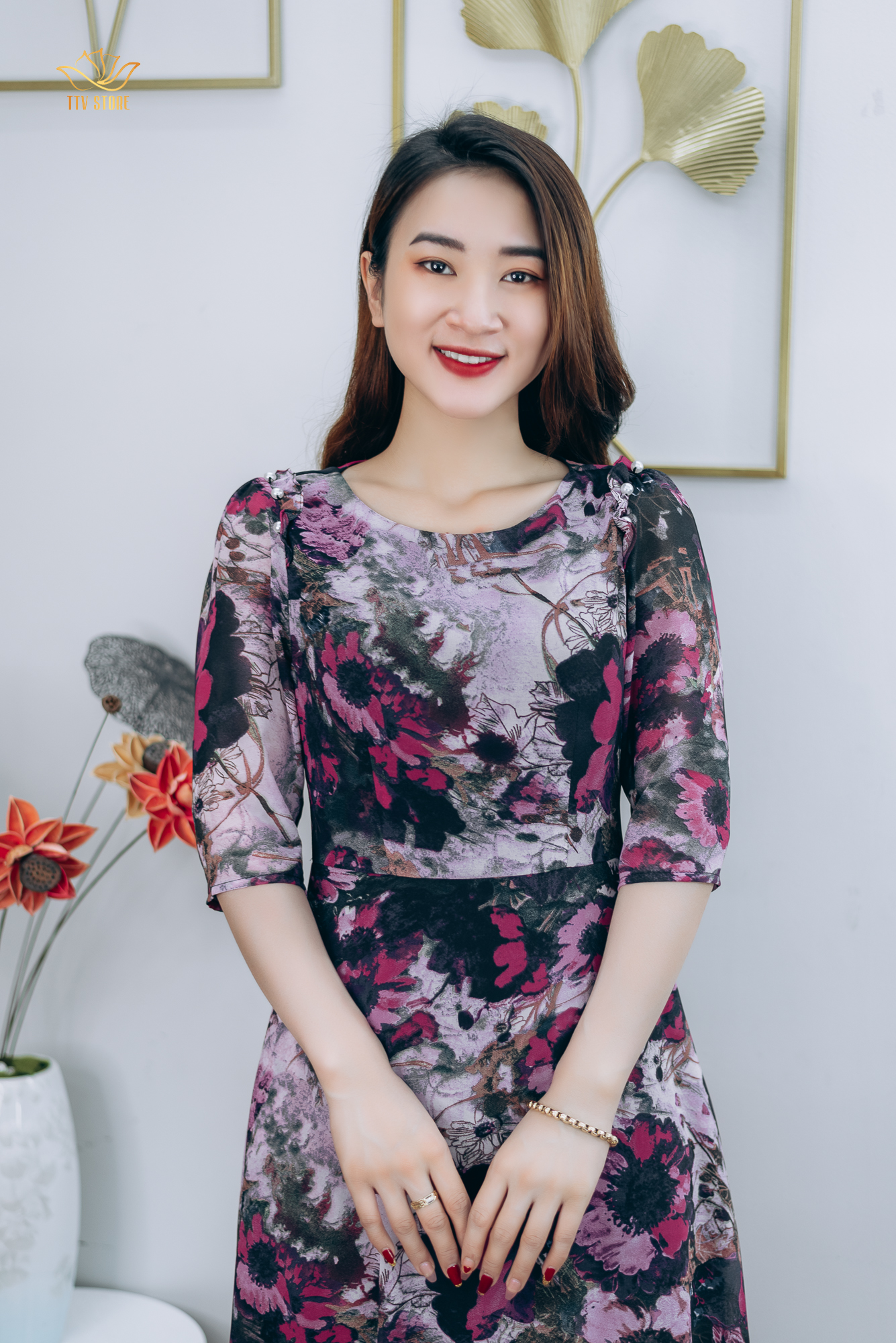 Đầm xoè - Cổ tròn tay lỡ vai đính ngọc - CV - Đen hoa hồng  - TTV1262