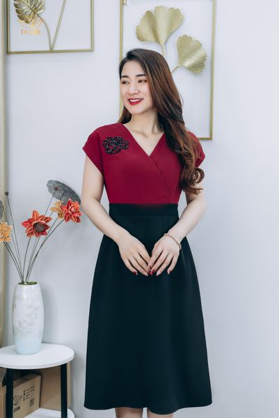 Đầm form A - Cổ đắp chéo đính đá - CT - Đỏ đô - TTV1260